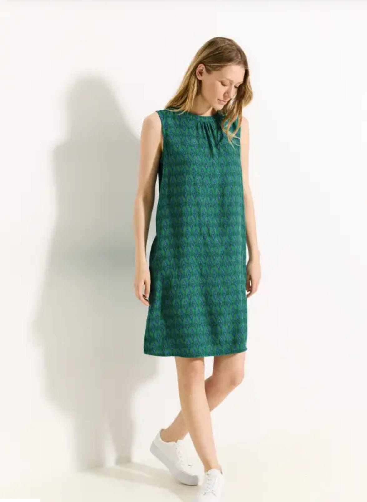 Cecil Minimal Print Dress In Fresh Apple