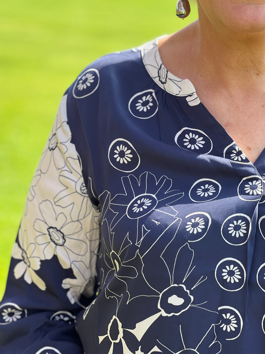 Milano Italy V-Neck Blouse In Navy Print
