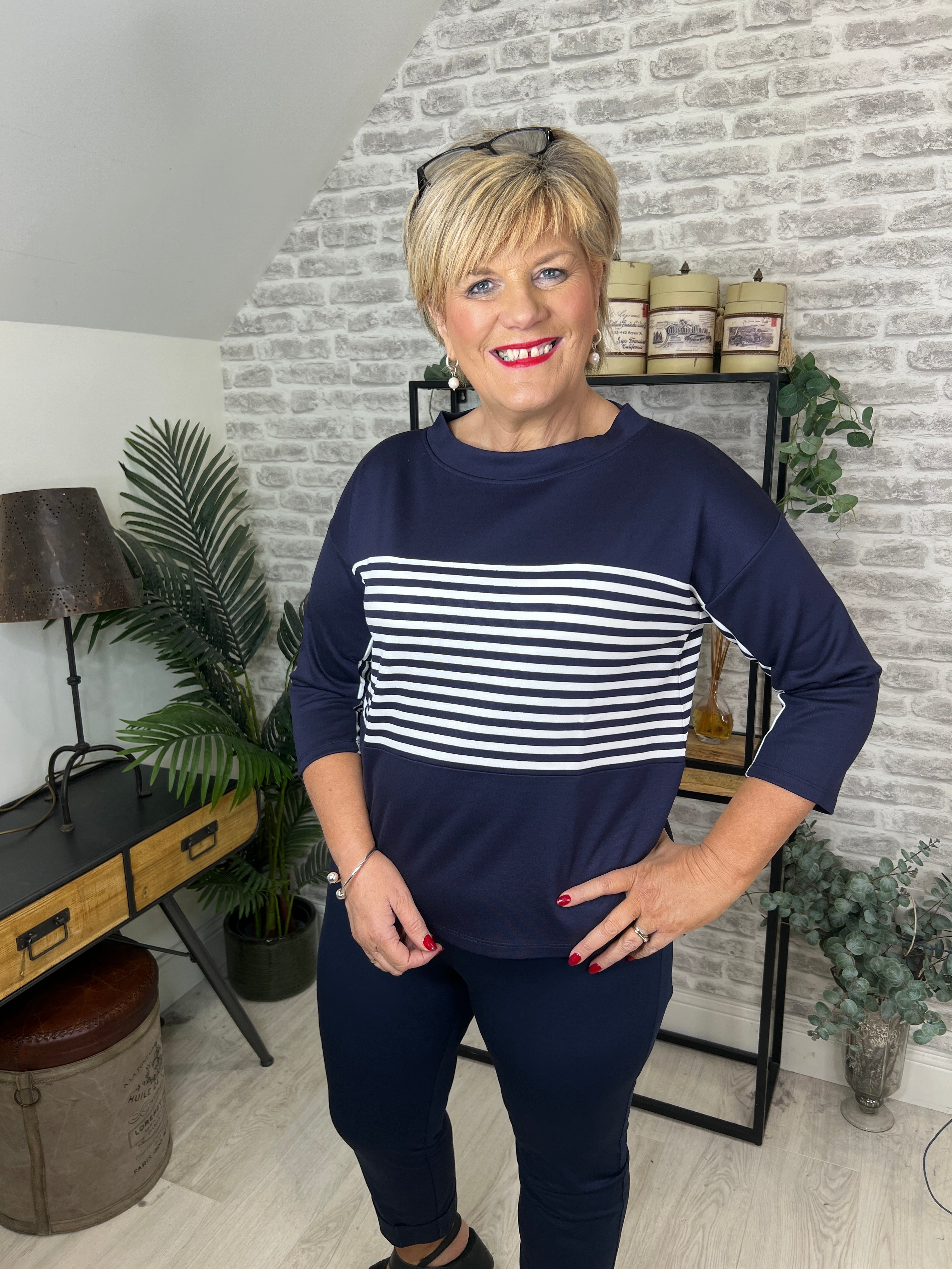 Peruzzi Continous Stripe Top In Navy Multi