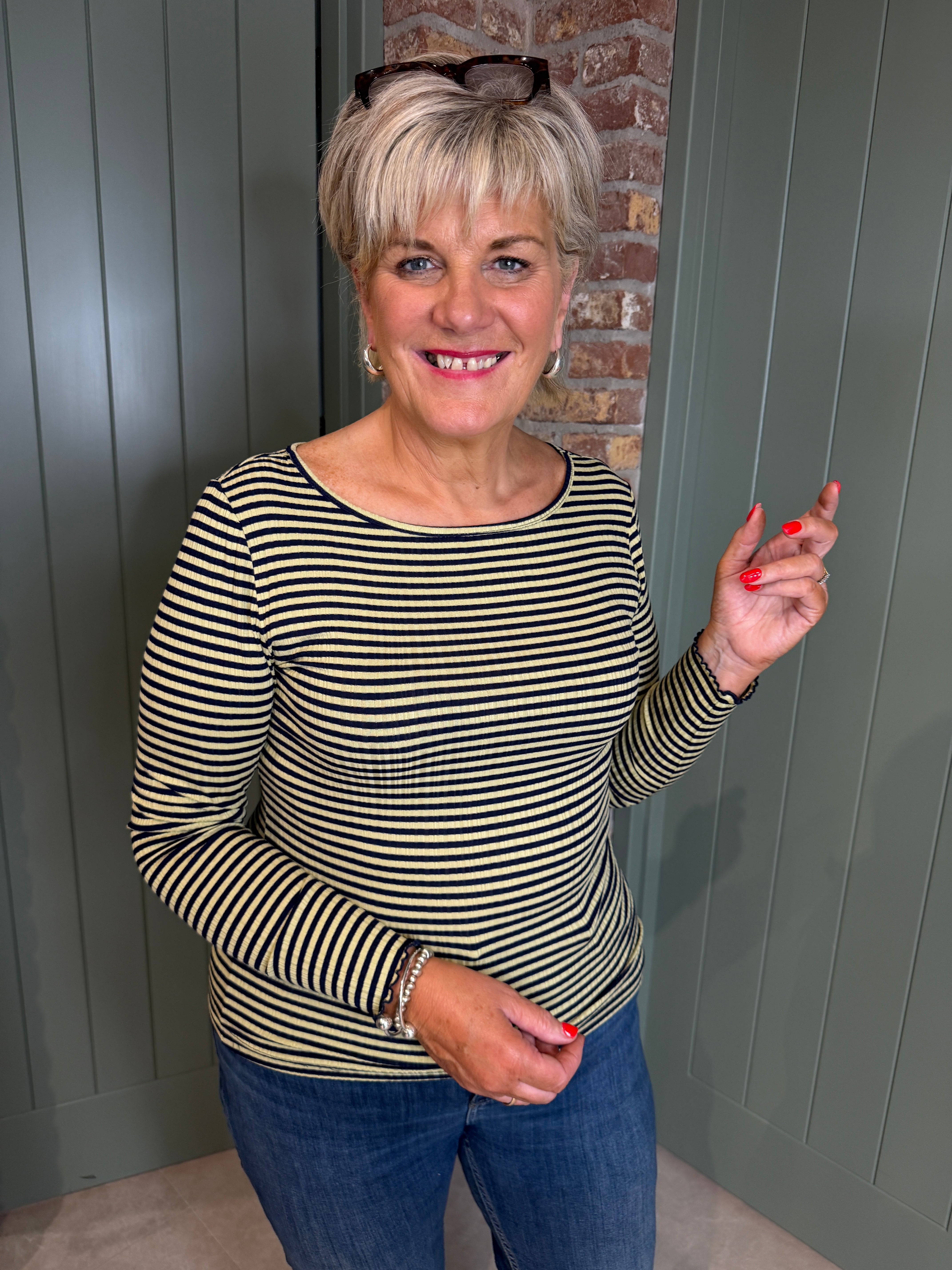striped top in Navy & lime