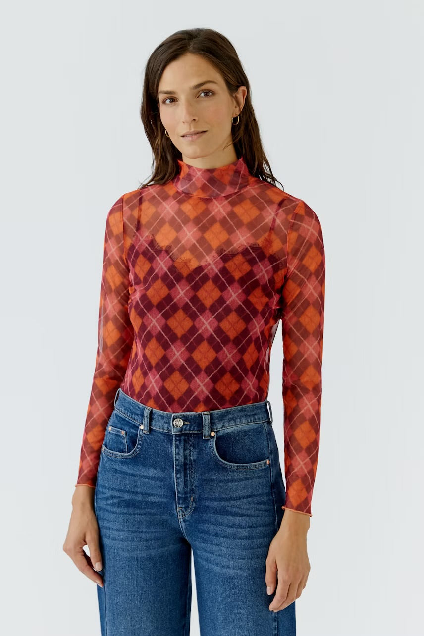 Patterned mesh top in dark red