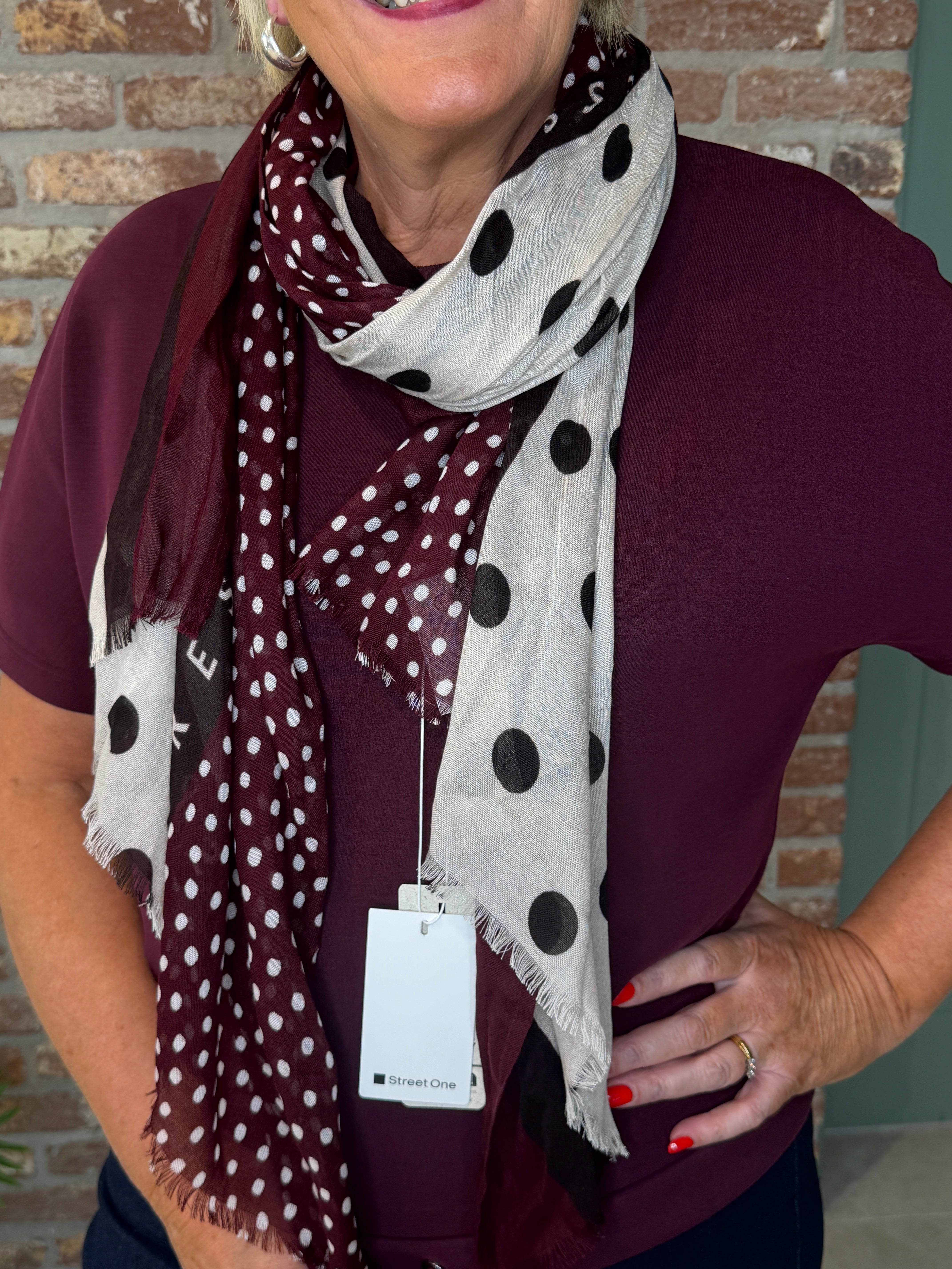 Printed long scarf in rustic rouge