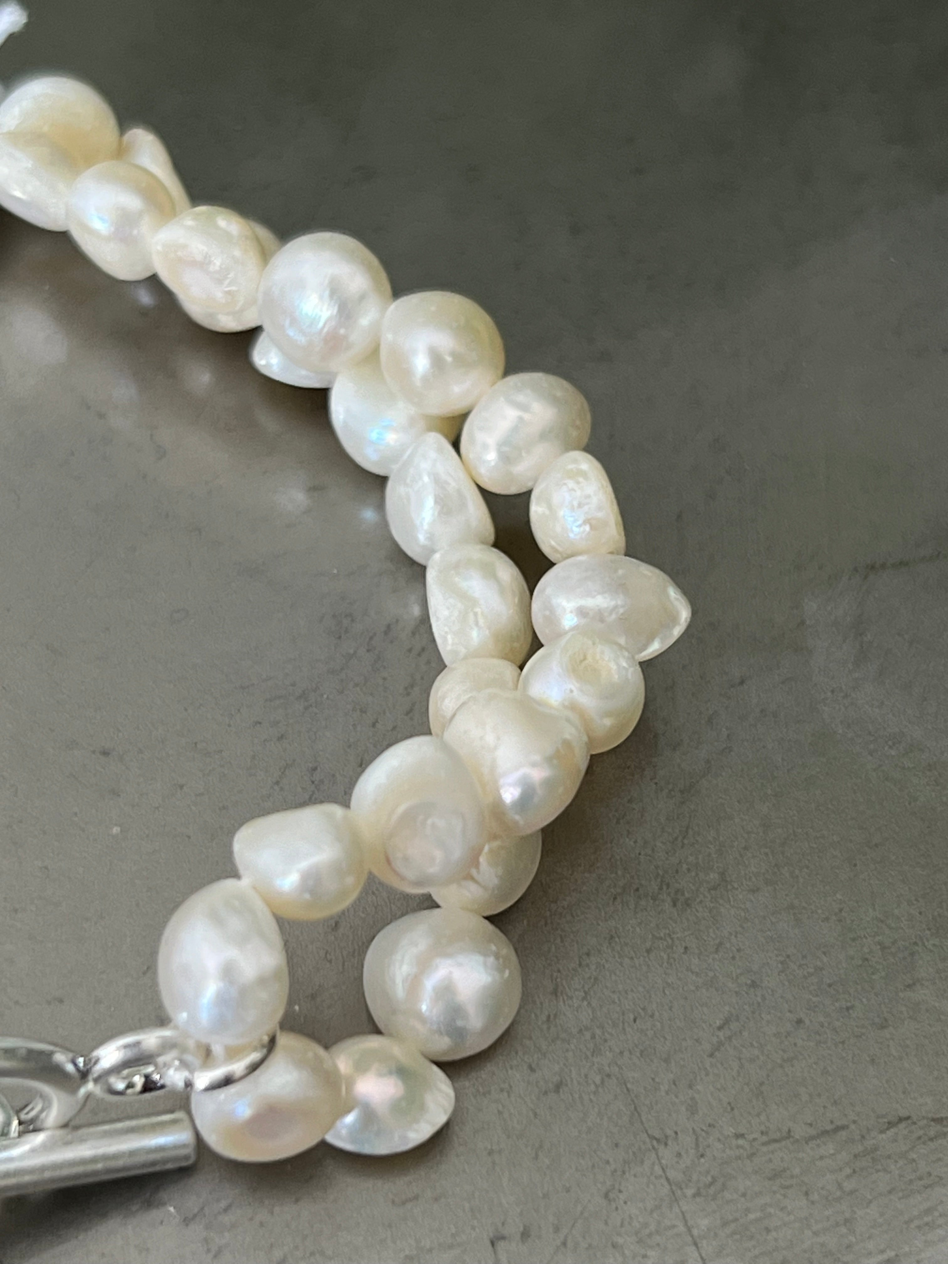 Eliza Gracious Freshwater Pearl With Outline heart In cream