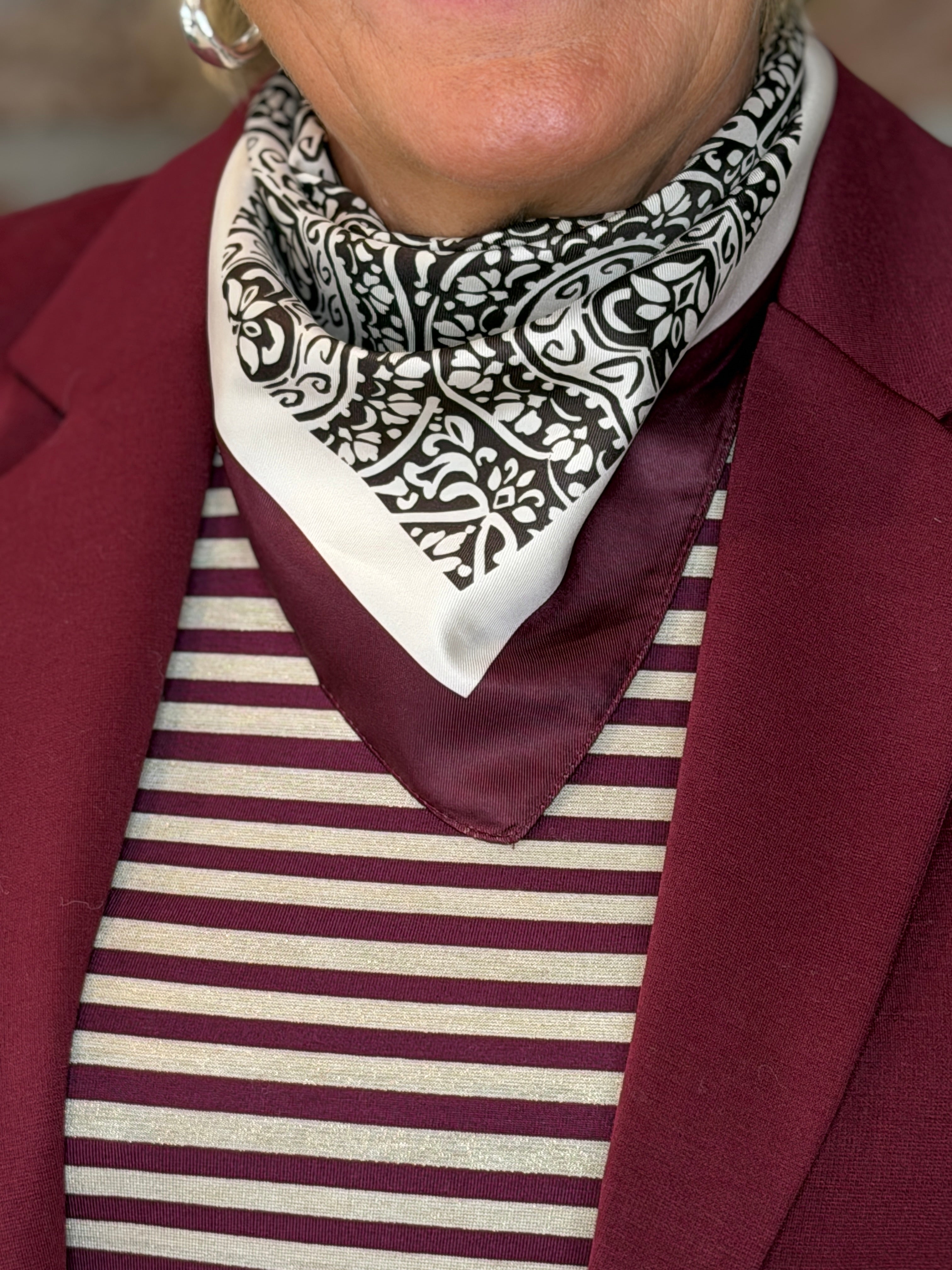 Triangle scarf in Coffee Bean