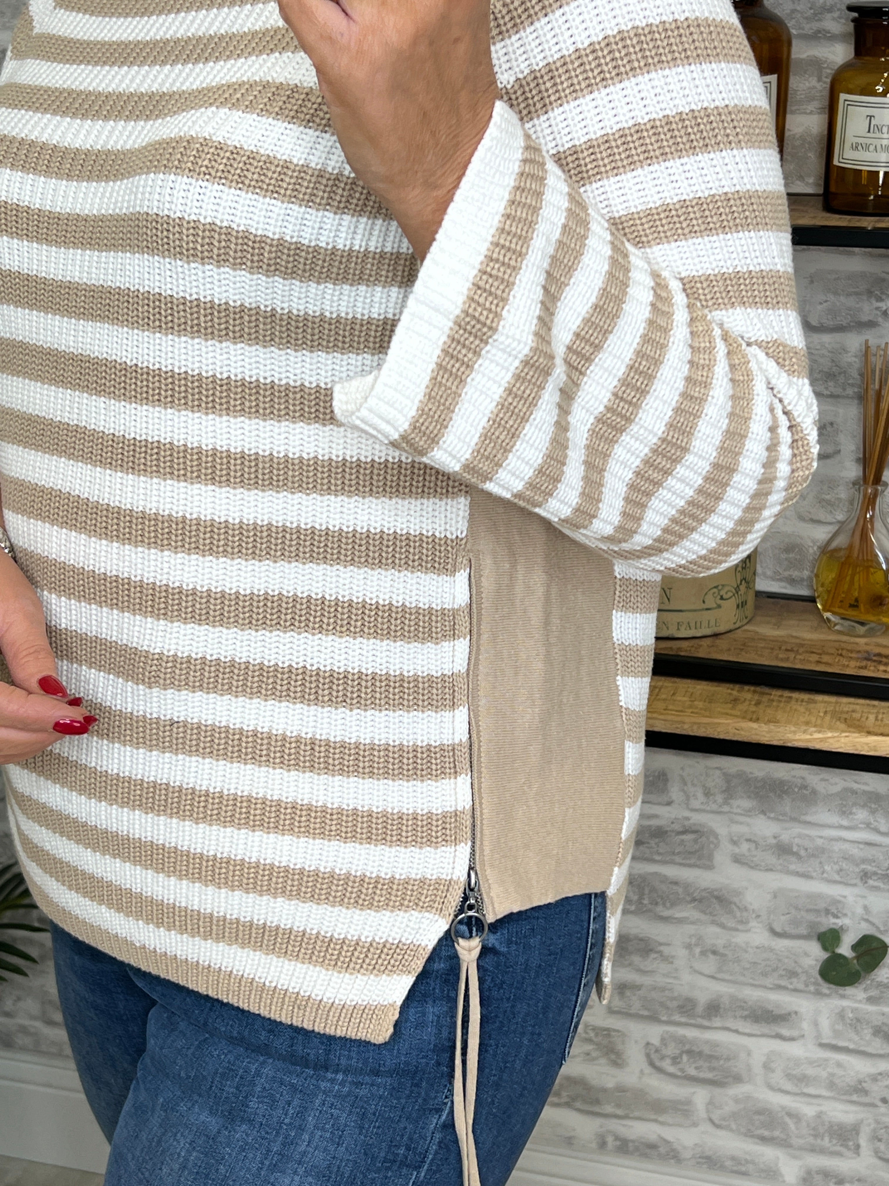 Oui Ruby Ribbed Jumper In Stone & White