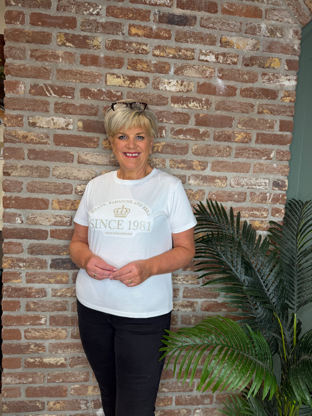 T-shirt with rhinestones & studs in white