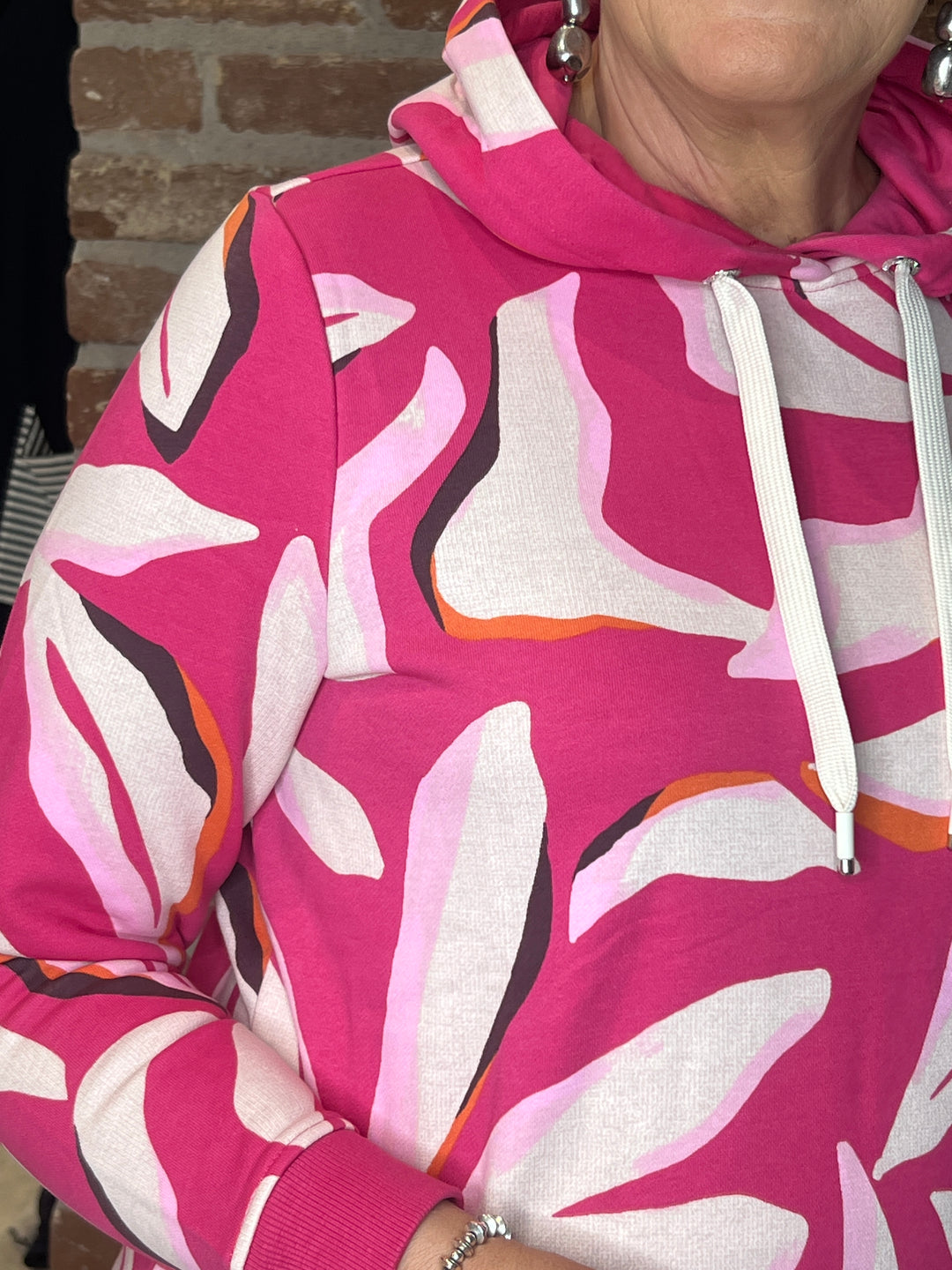 Cecil Floral patterned hoodie In beetroot pink