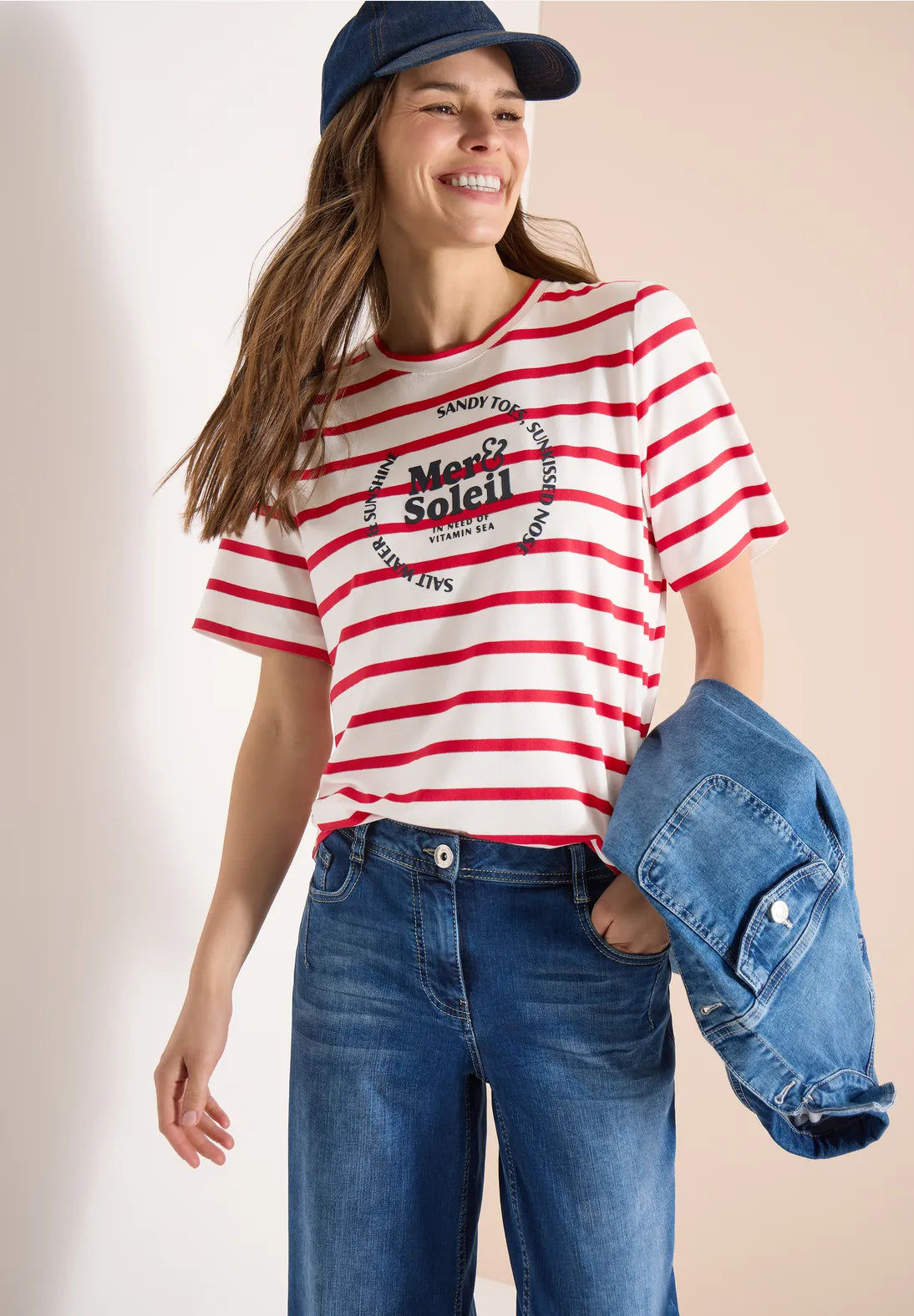 Cecil Circle Print T-shirt In glazed apple red