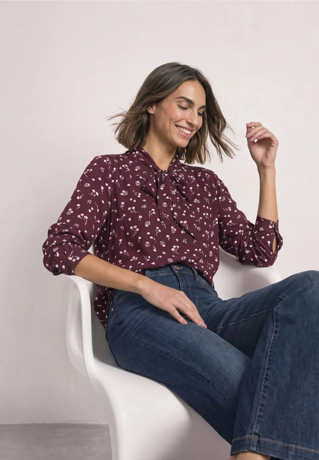 Ditsy print blouse with tie in rustic rouge