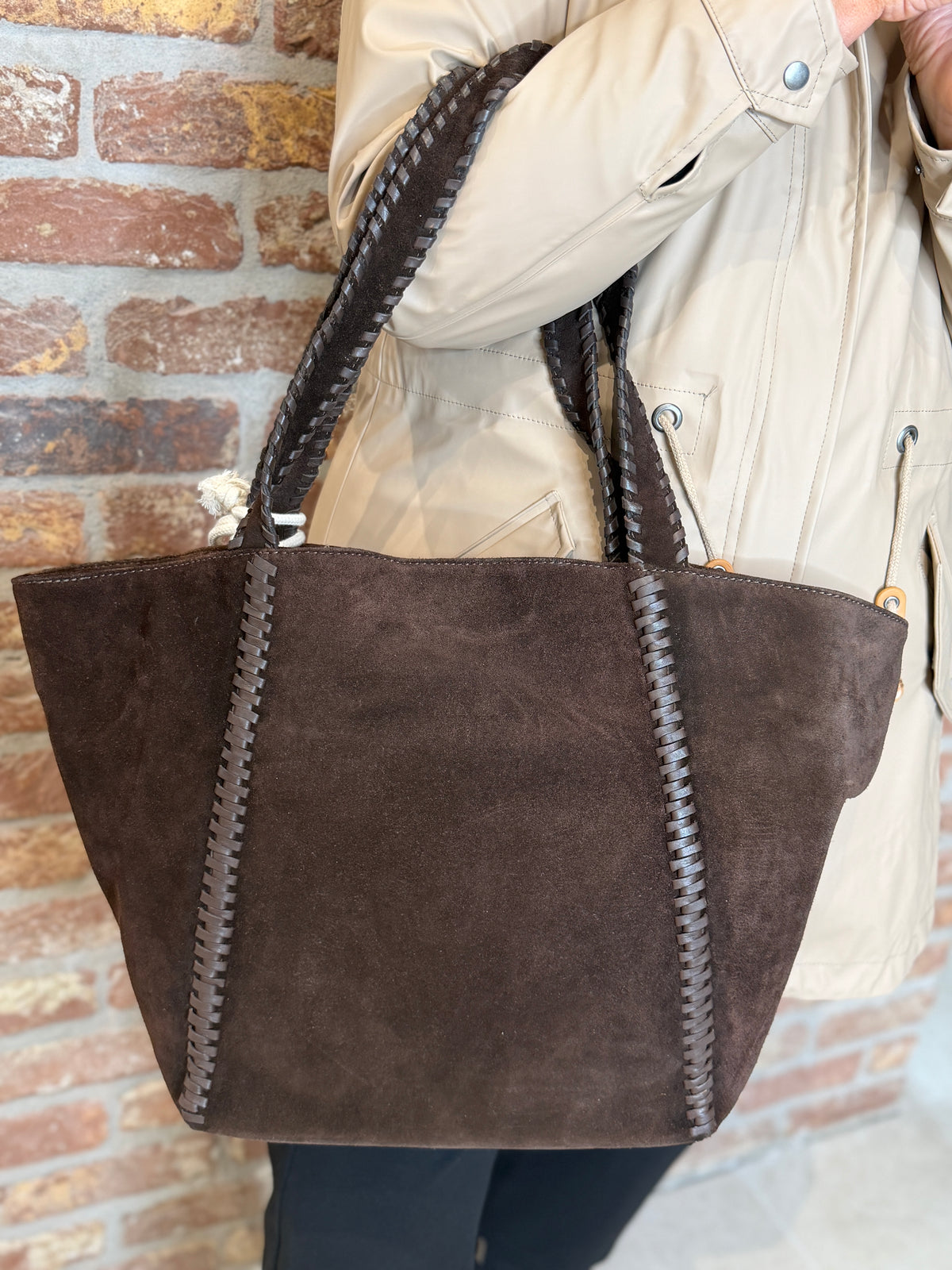 BIBA narrows leather shoulder bag