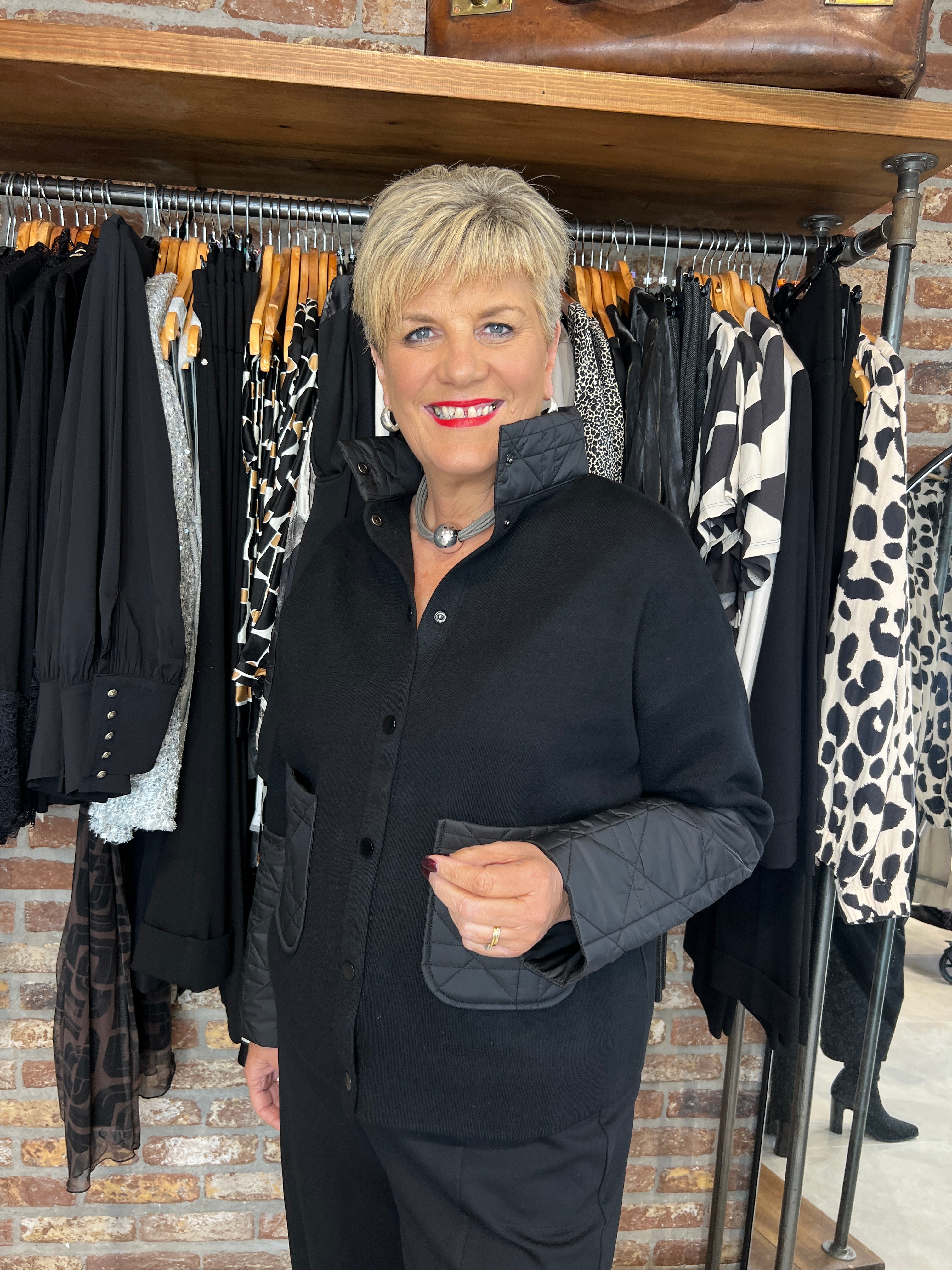 Peruzzi Quilted Trim Knitted Jacket In Black