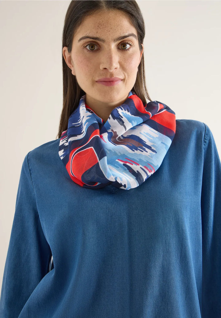 Cecil Print Loop Snood In Universal Blue