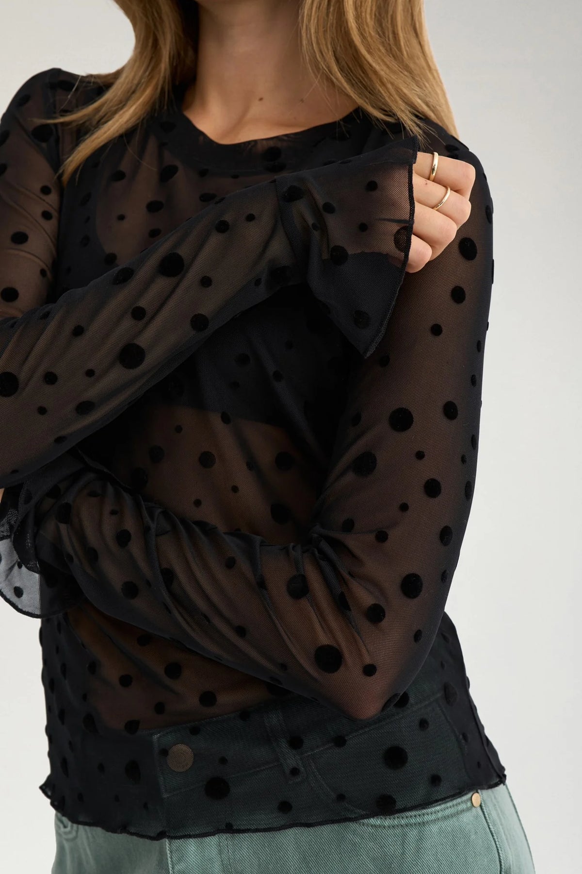 Nuevita spot mesh top in black