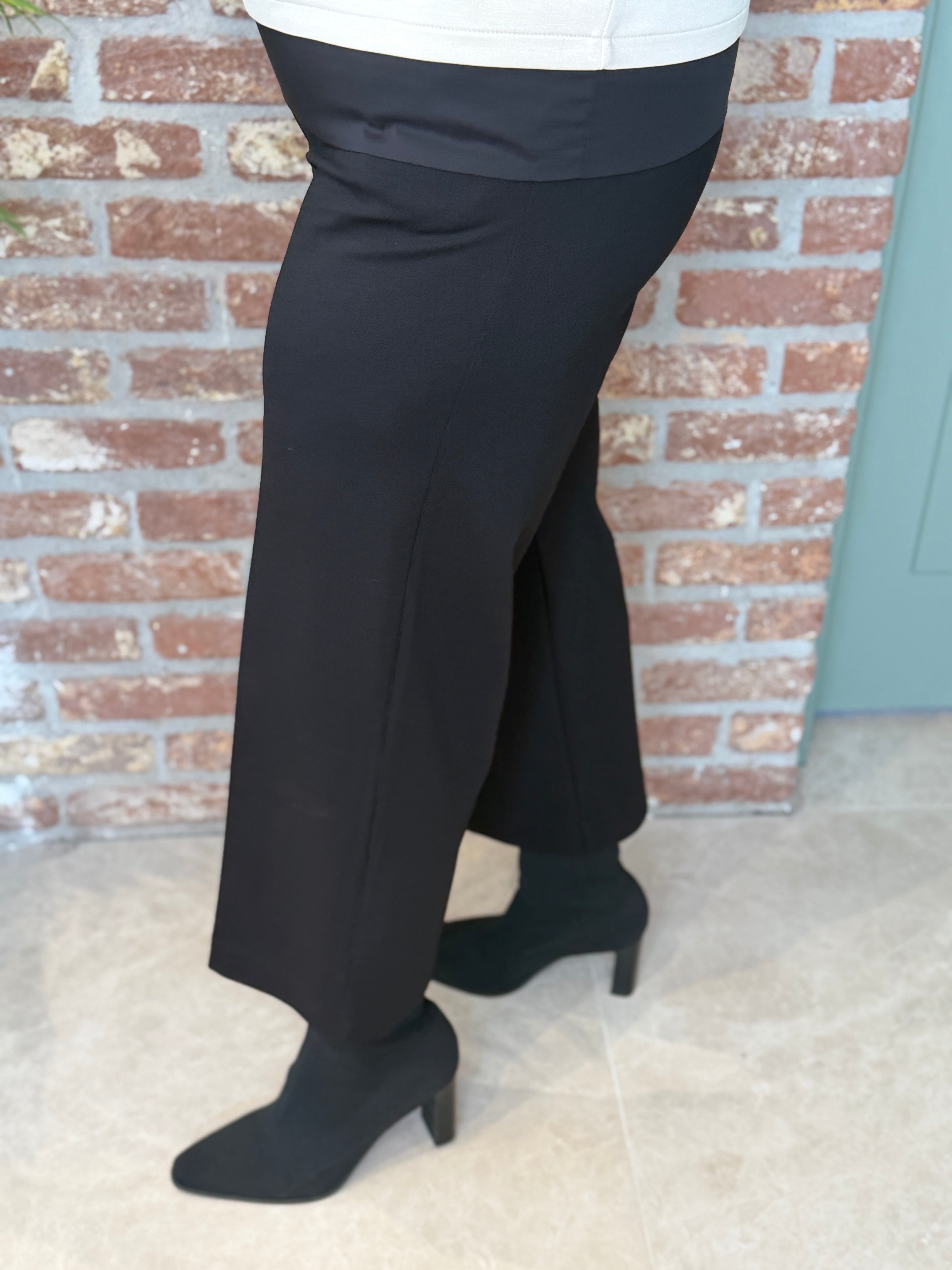 Wide Leg Trousers In Black