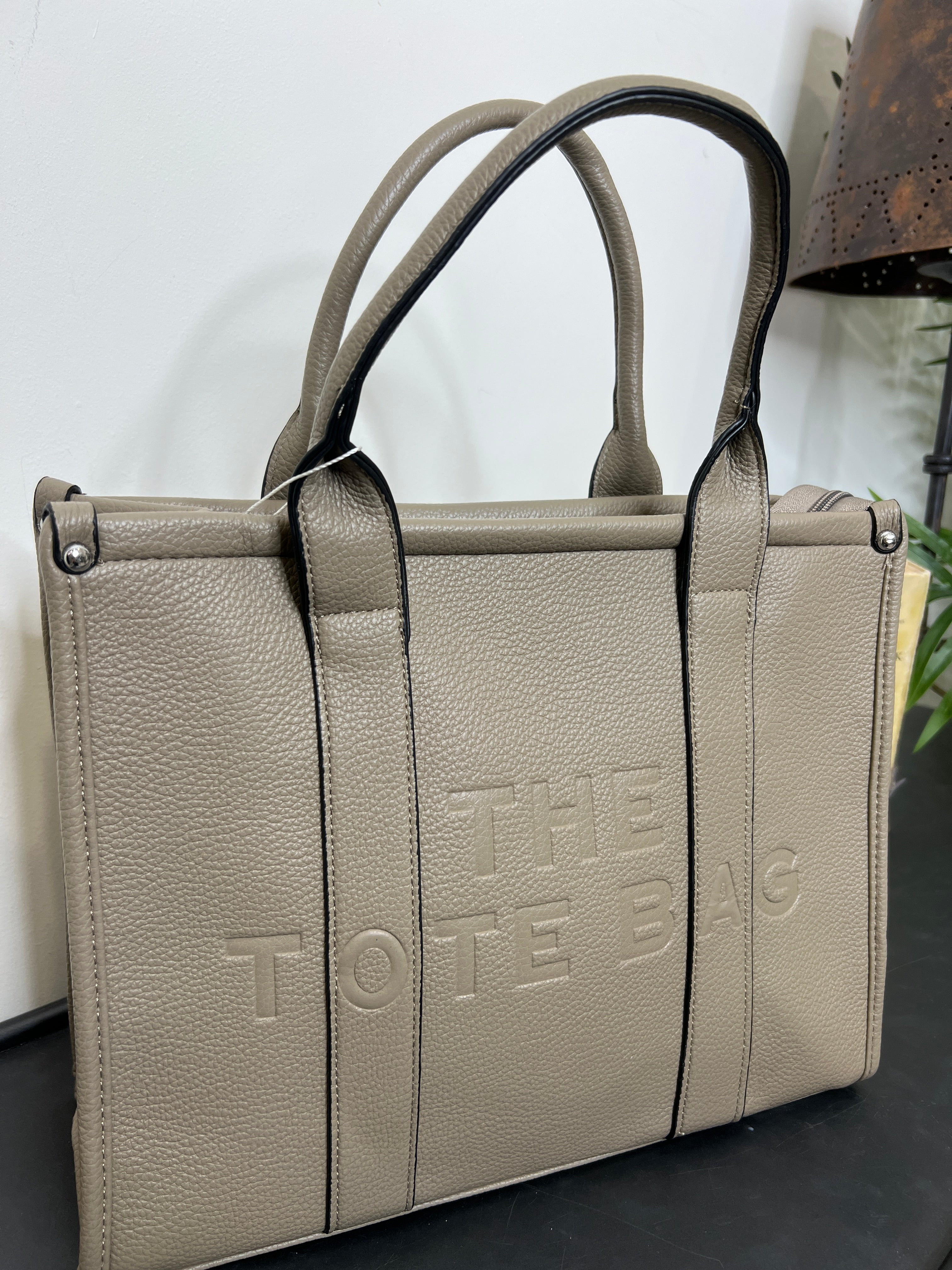 Taylor ‘The Tote Bag’ in Taupe