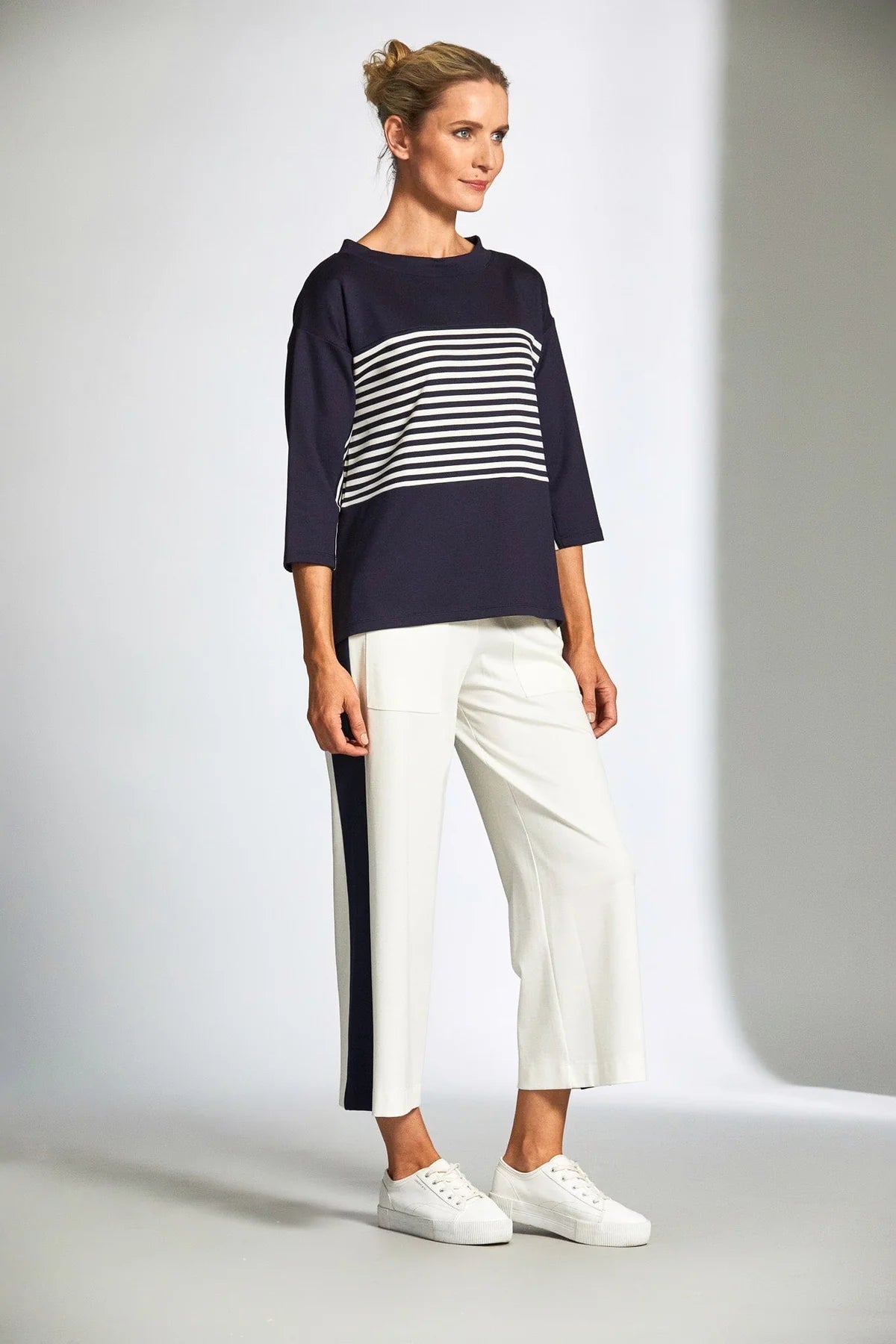 Peruzzi Continous Stripe Top In Navy Multi