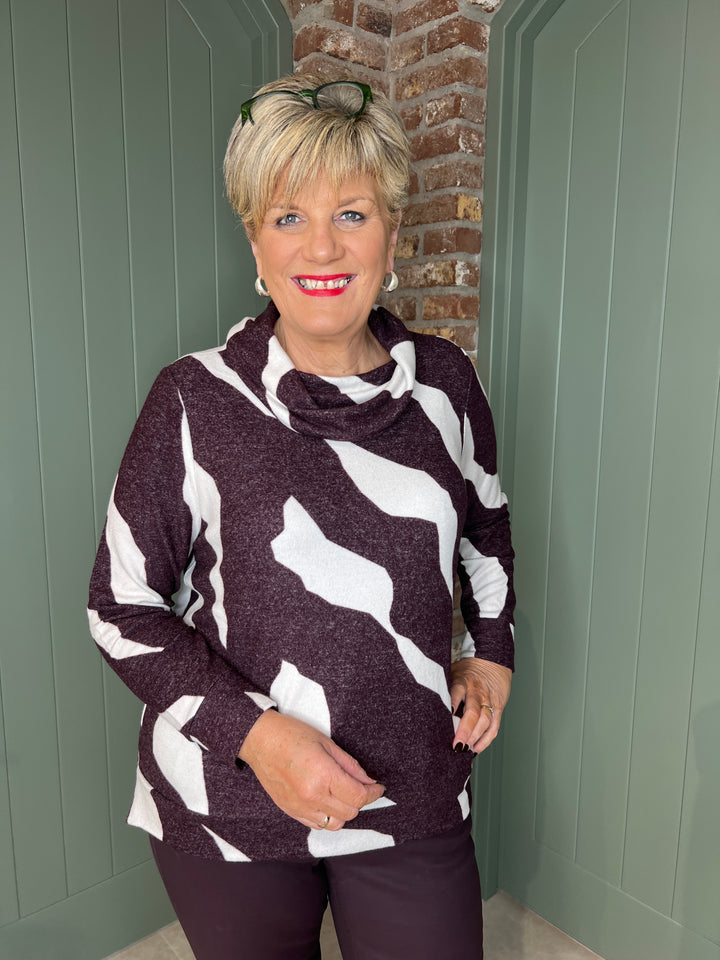 Cecil Printed Top with Collar In Eggplant Red