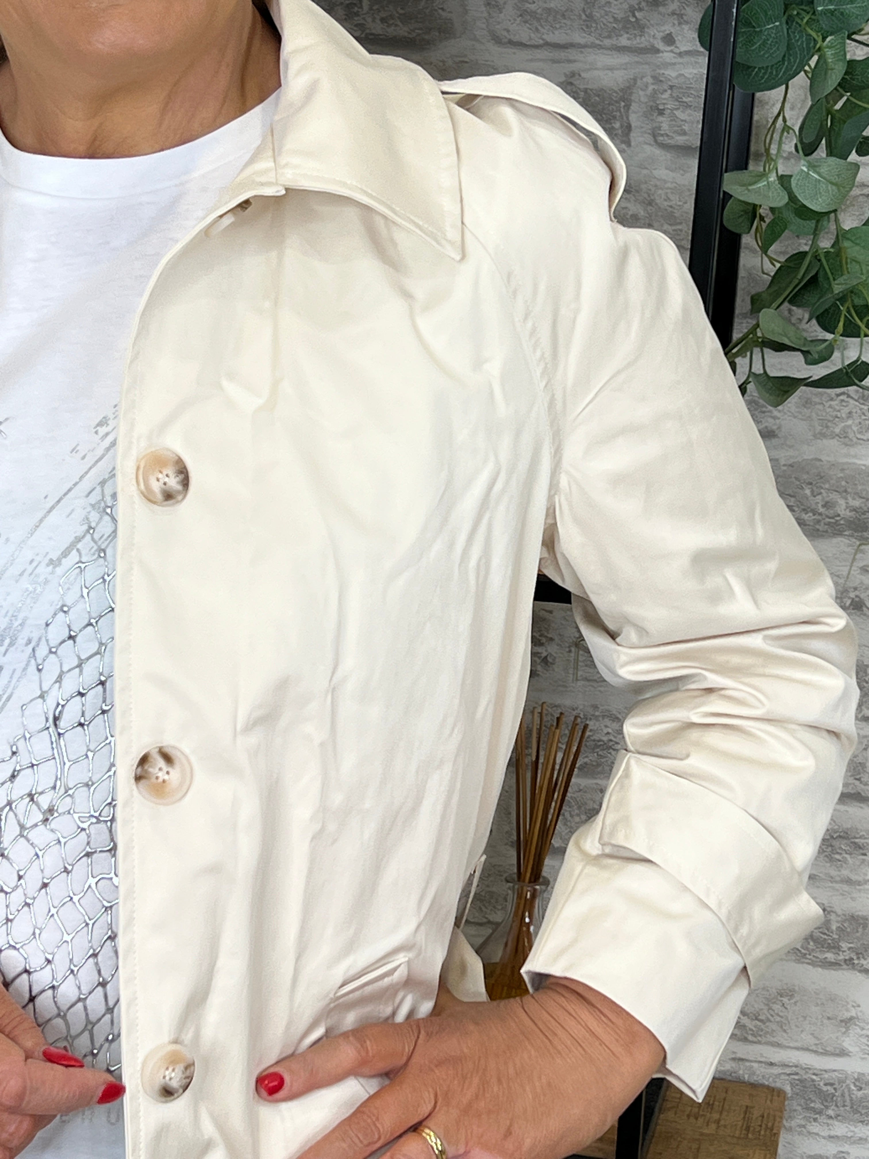 Peruzzi Trench Coat In Sand