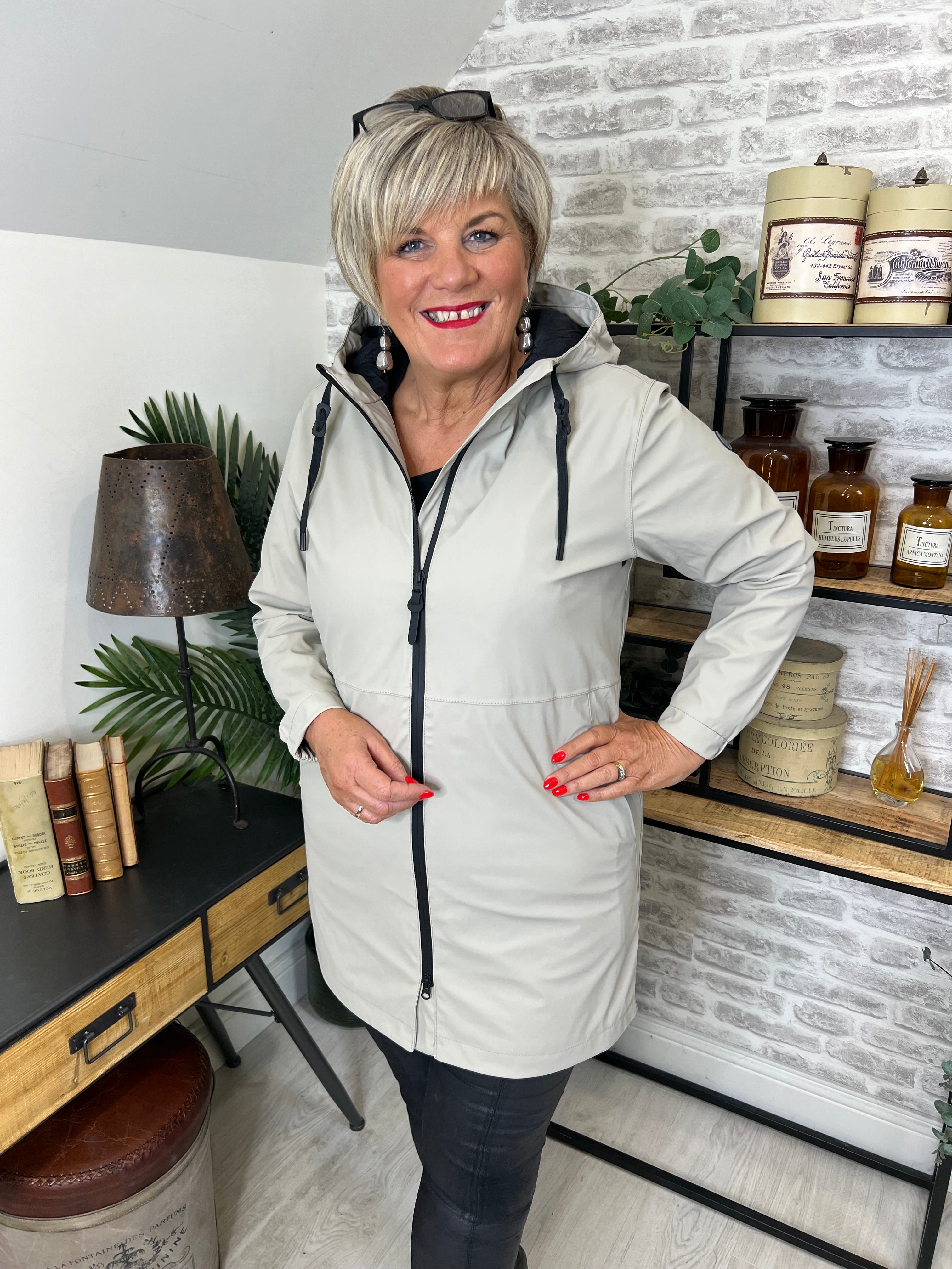 Tanta vand raincoat in Stone Grey