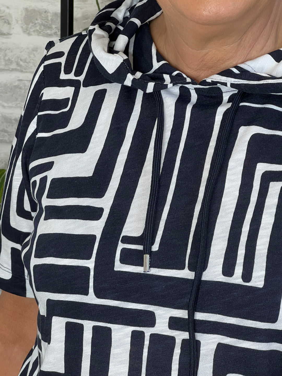 Cecil Geometric Print Hoodie In Universal Blue