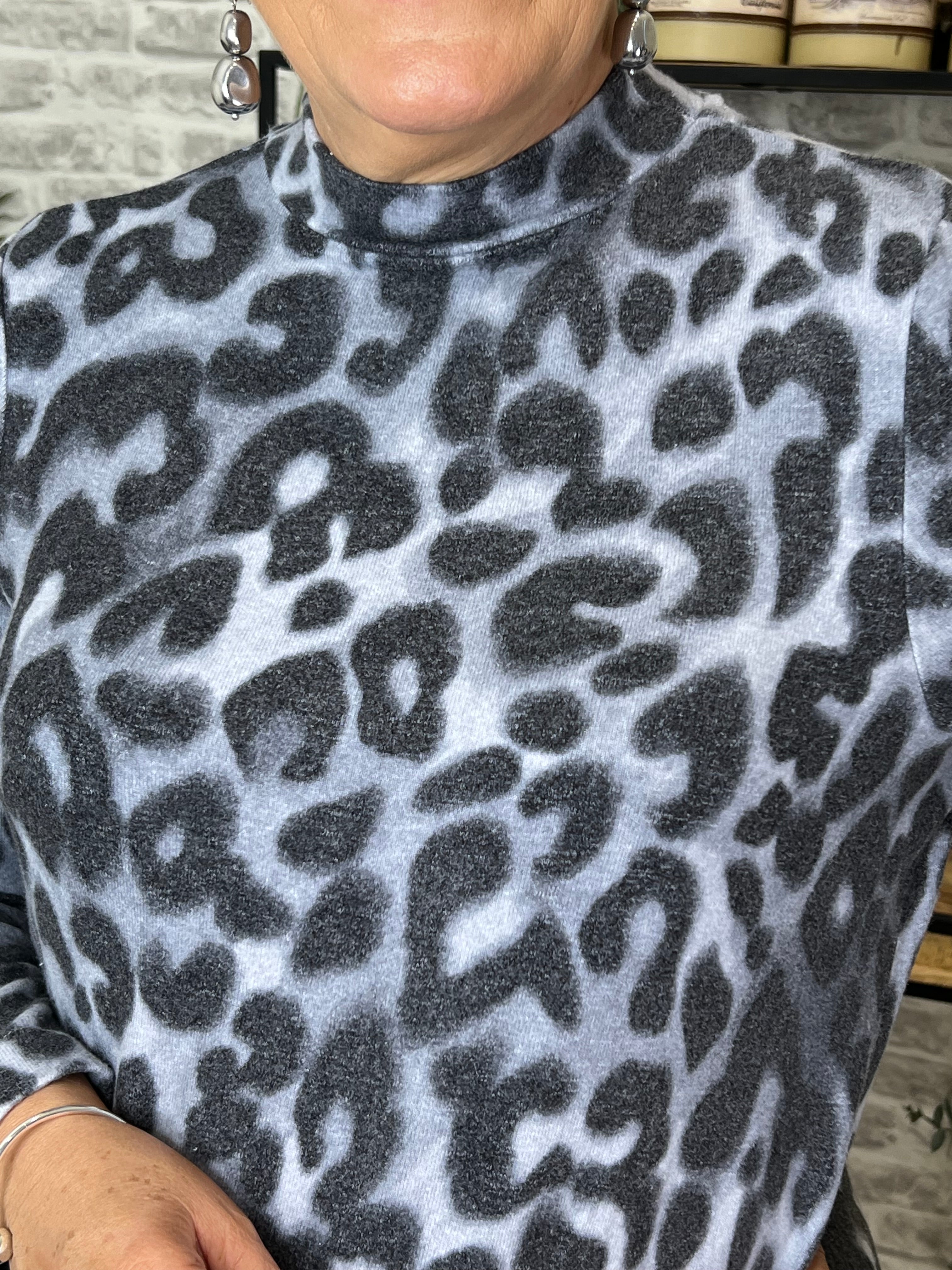 Street One Turtle Neck Leopard Top In Grey