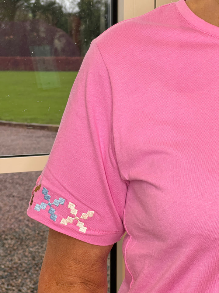 Culture Embroidery T-shirt In Fuchsia Pink