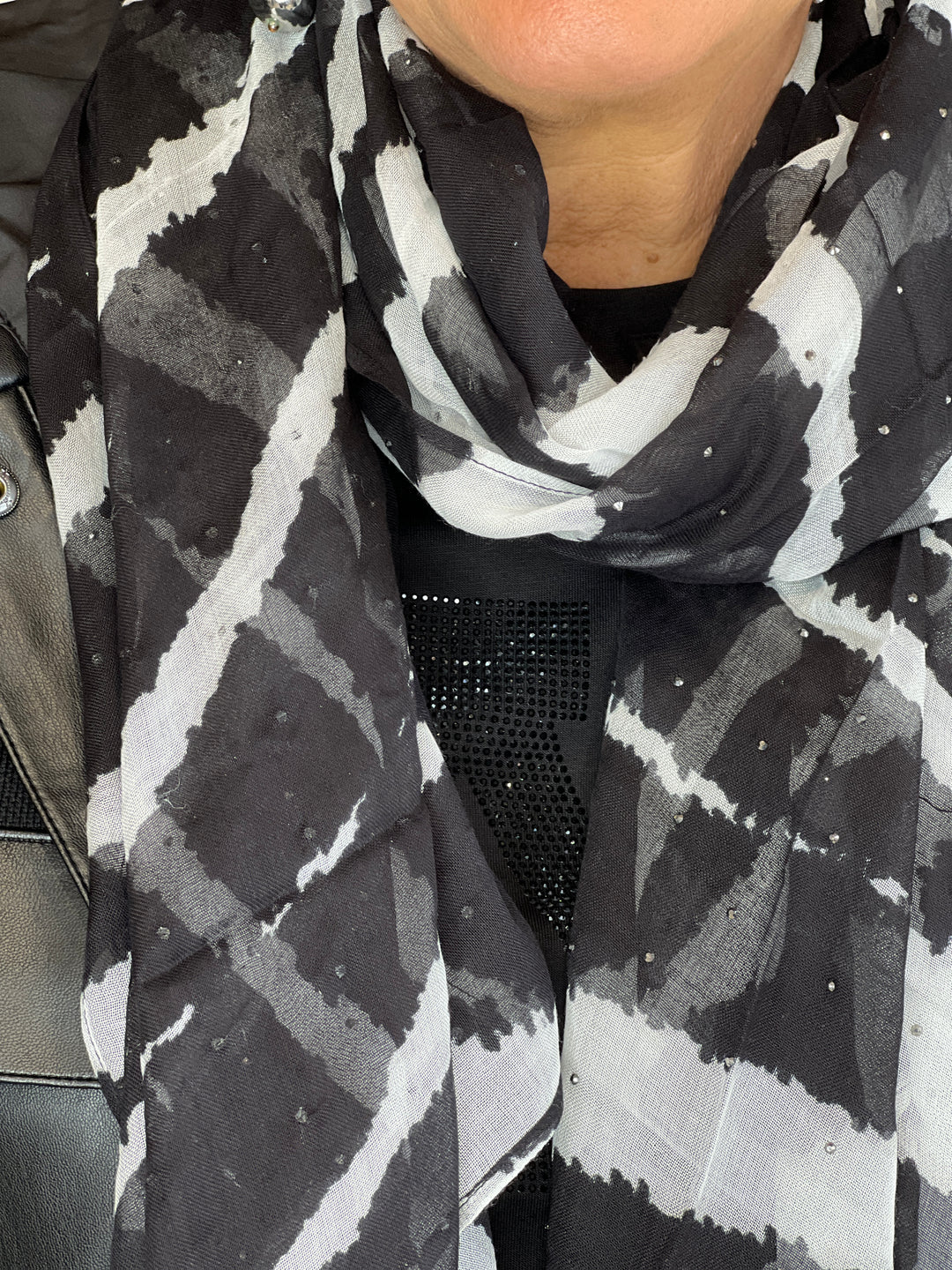 Monari Scarf With Print In Black Multi