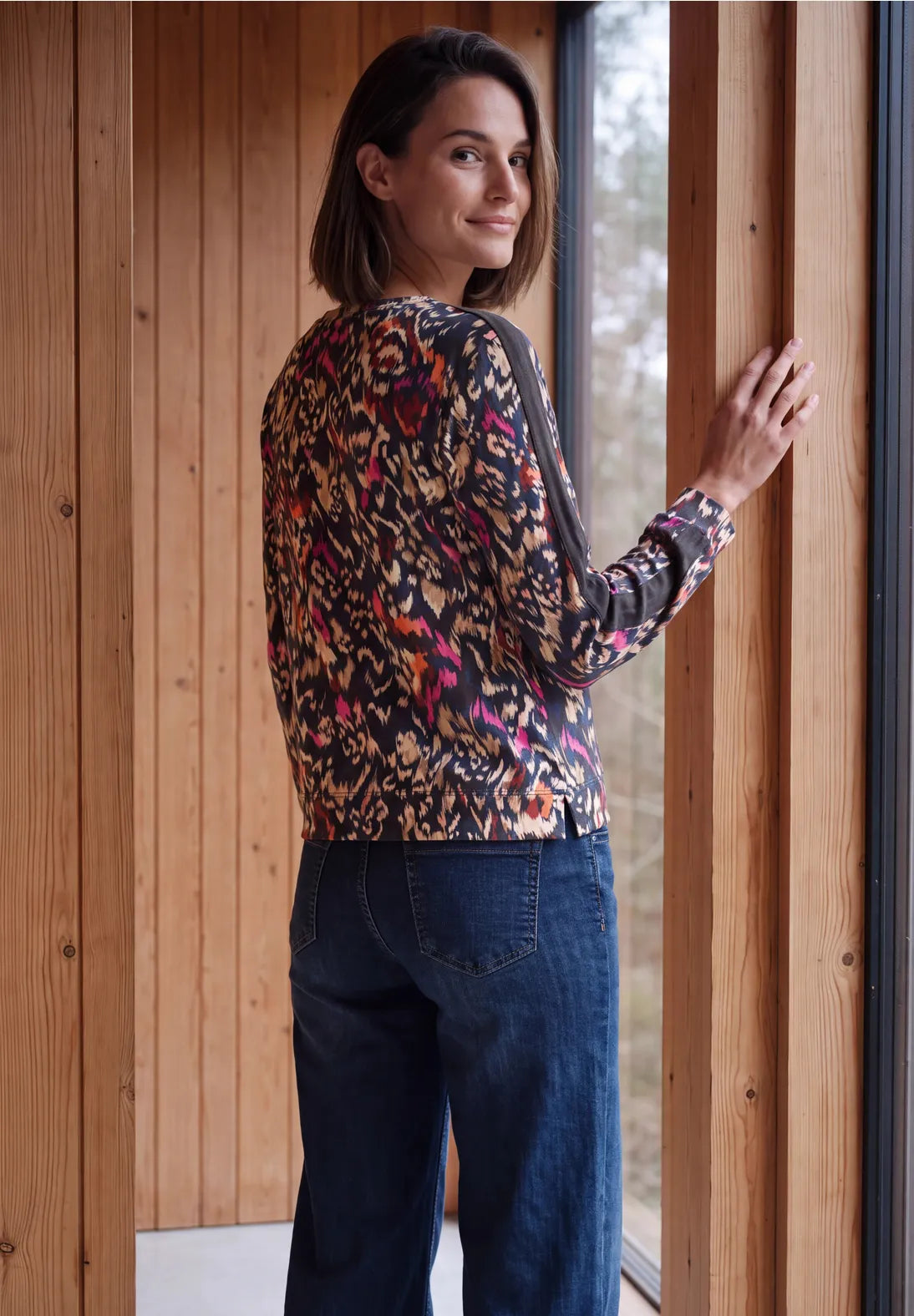 Patterned top with tape in dark toffee brown