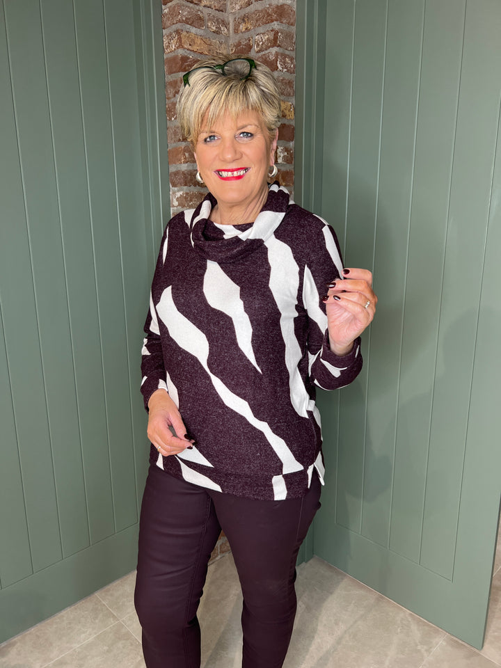 Cecil Printed Top with Collar In Eggplant Red