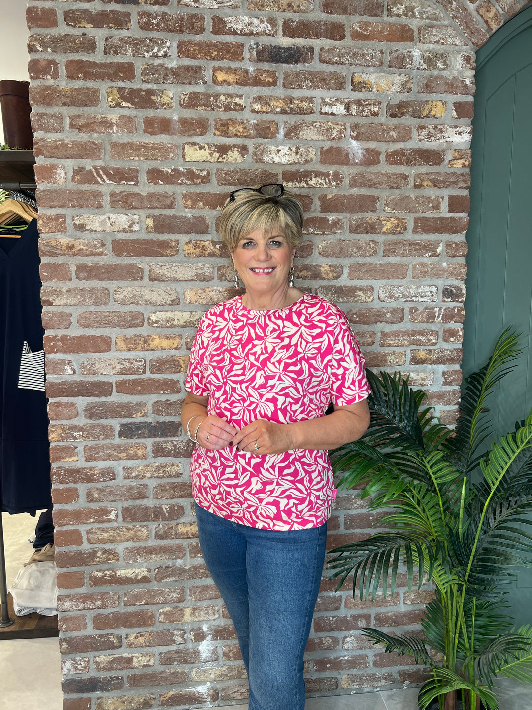 Cecil Floral patterned t-shirt In beetroot pink