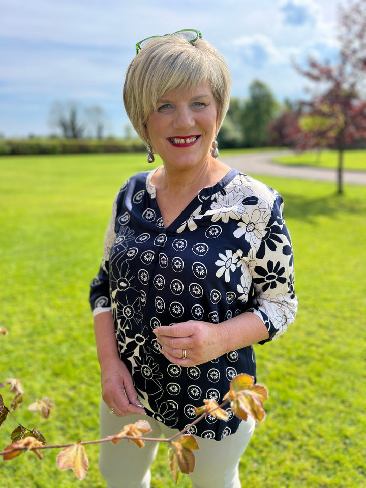 Milano Italy V-Neck Blouse In Navy Print