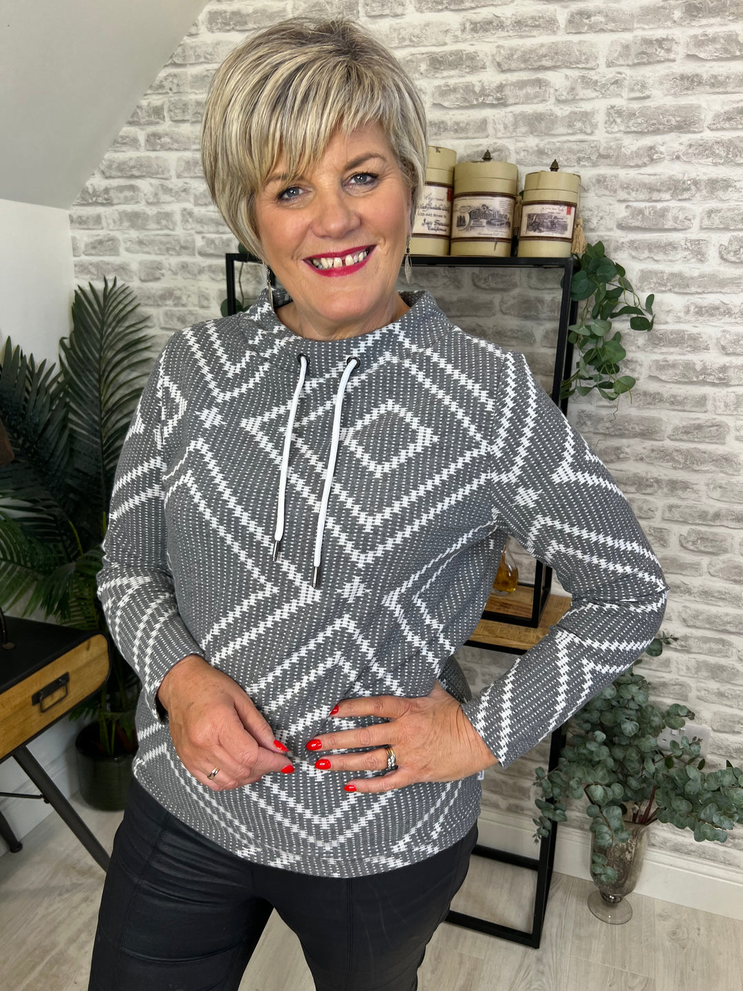 Cecil Jacquard Funnel Top In Platinum Green