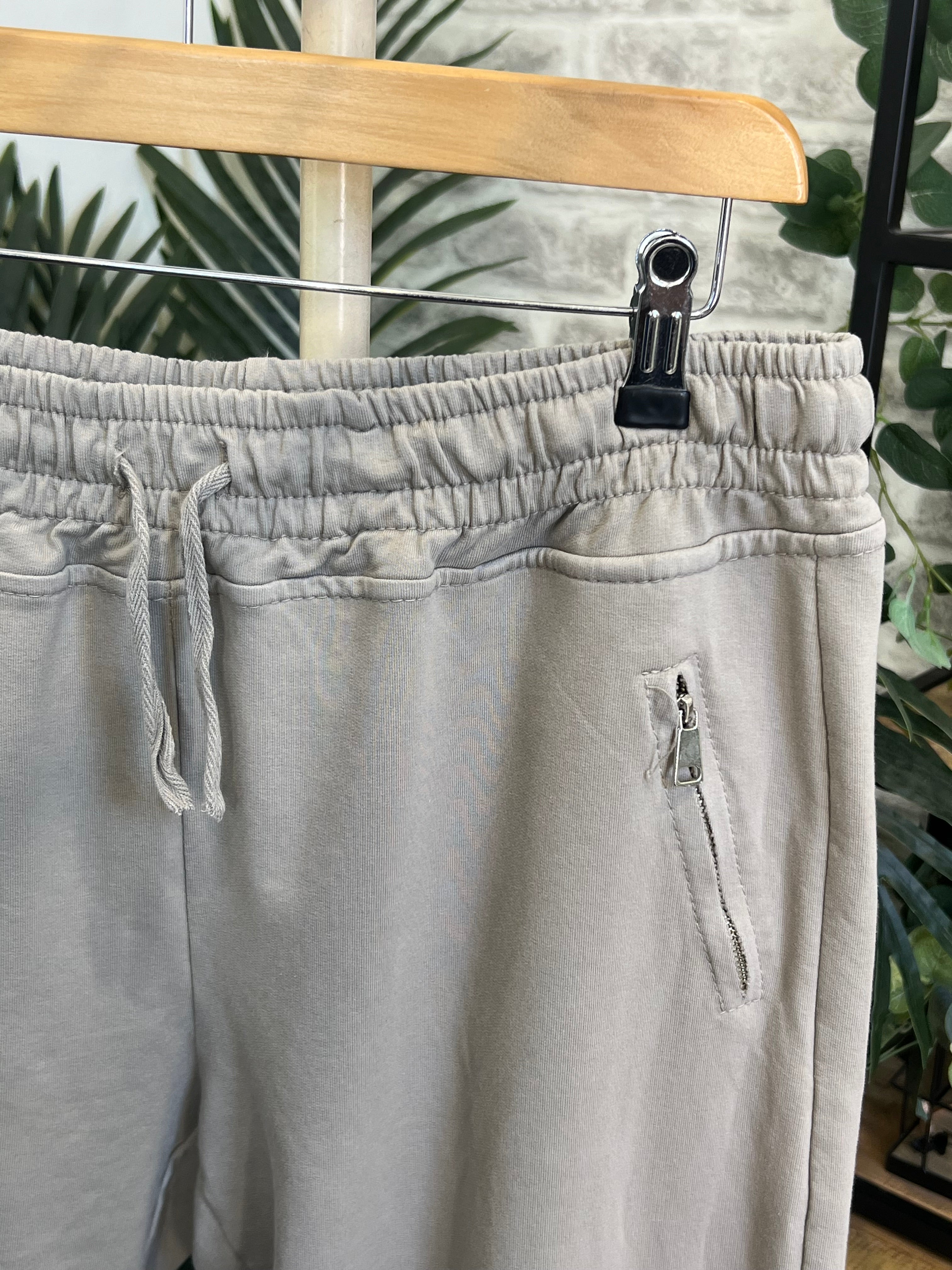 Deck By Decollage Joggers In Taupe