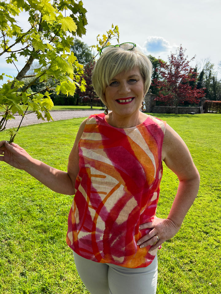 Milano Italy Sleeveless Blouse In Lobster Print
