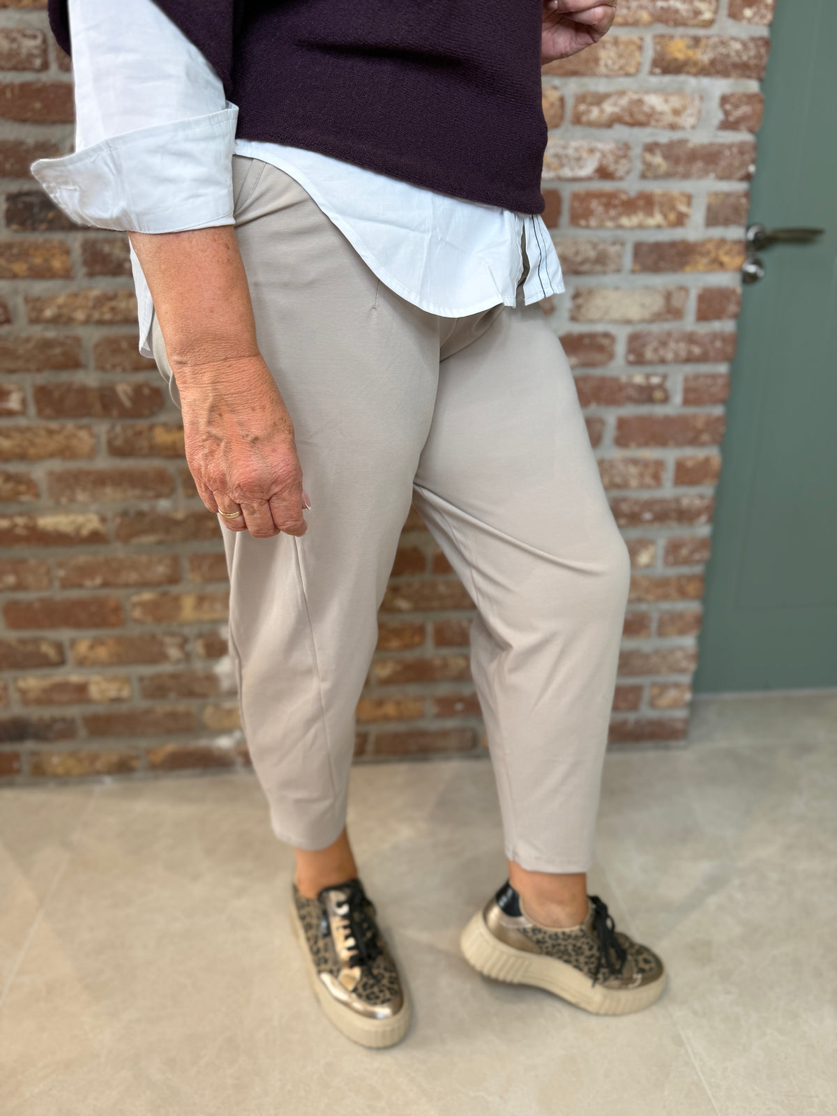 Barrel trousers In Taupe