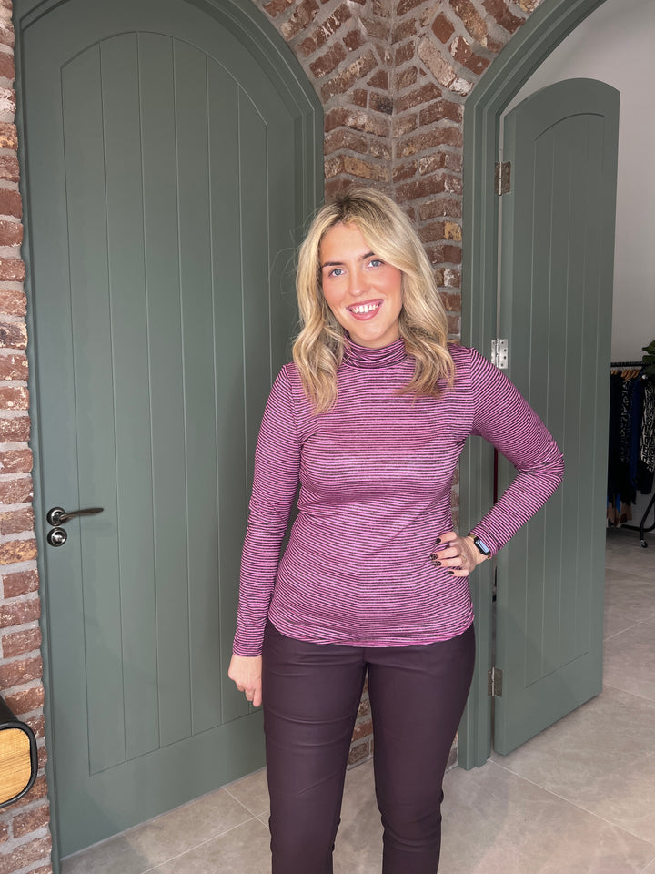 Culture Cualexandra Rollneck  In Pink & Brown