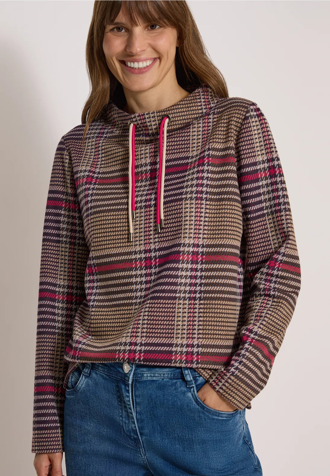 Check jacquard funnel neck in dark toffee brown