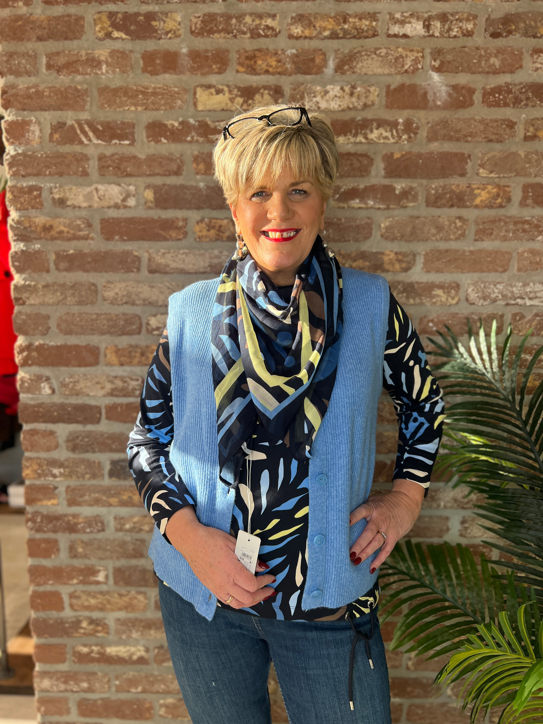 Cecil Rib Vest In Fountain Blue