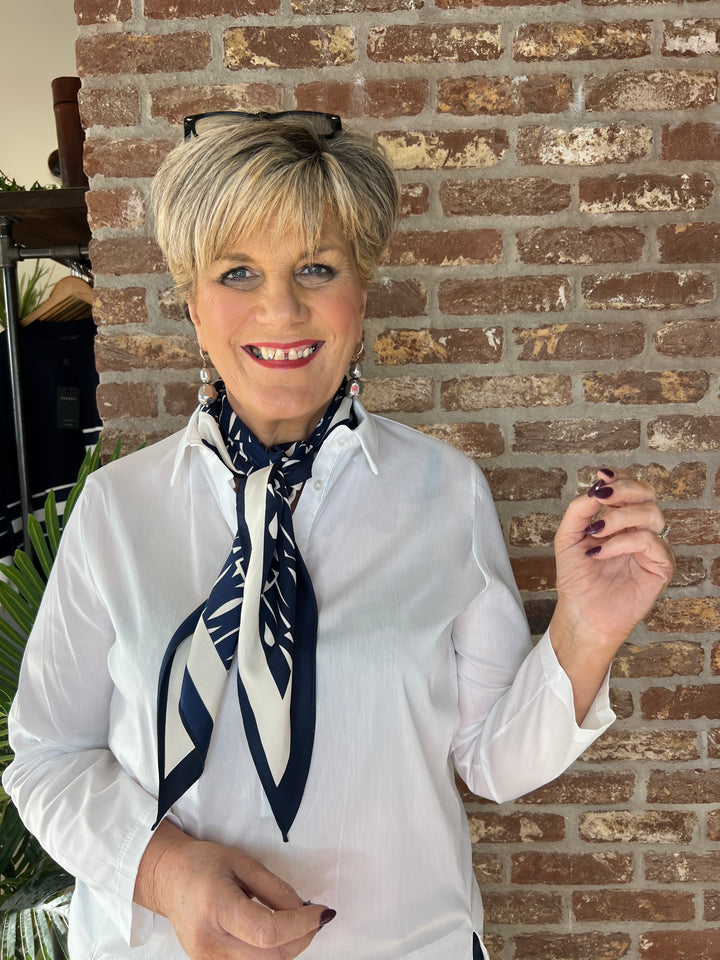 Pipa wording Neck Silk Scarf In navy & cream