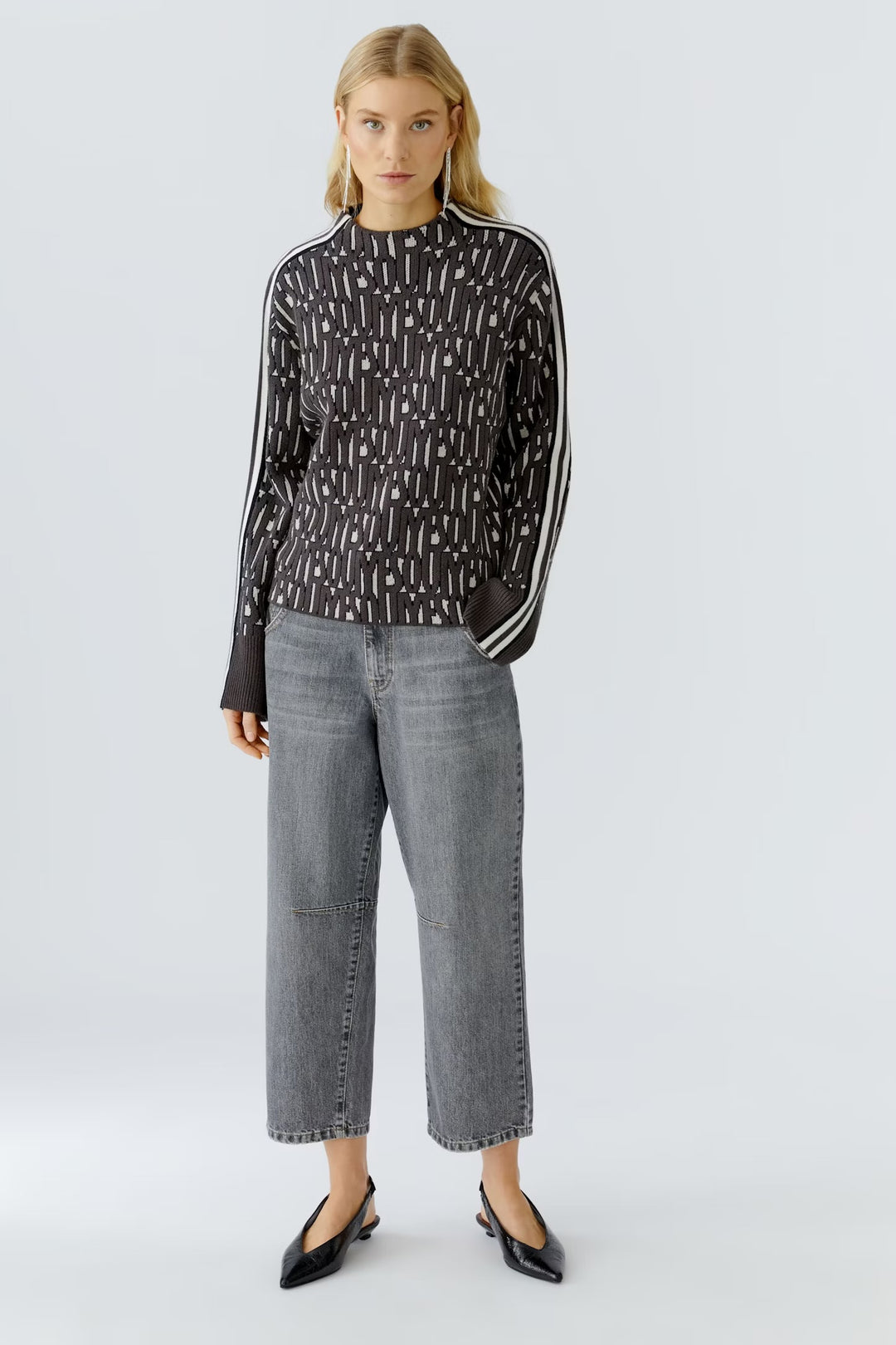 Oui Letter Print Pullover In Off white & black