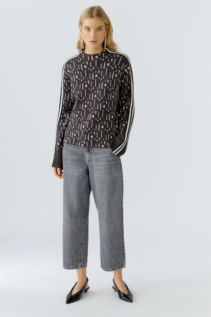 Oui Letter Print Pullover In Off white & black