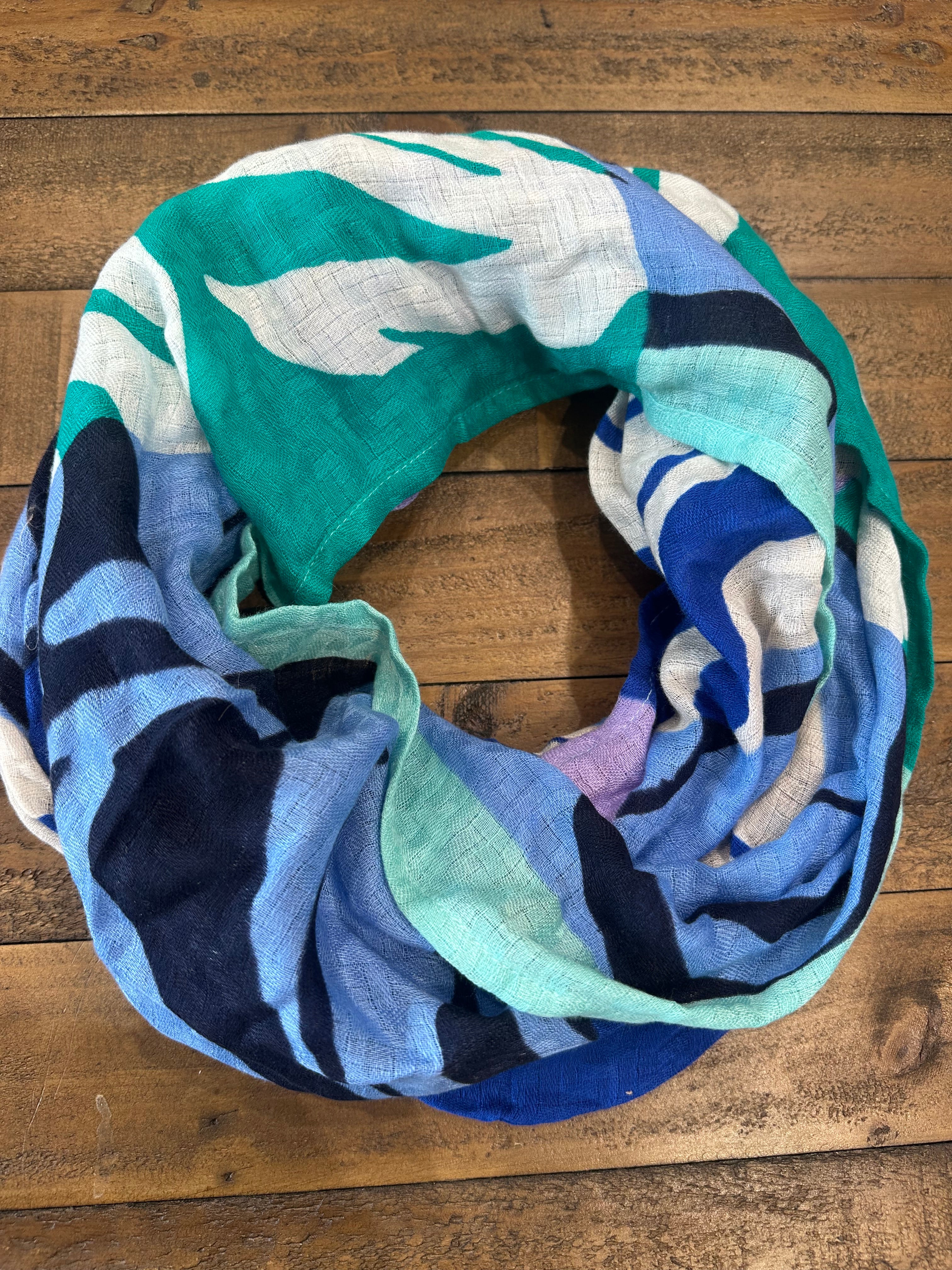 Cecil Print Wooven Loop Snood In multi