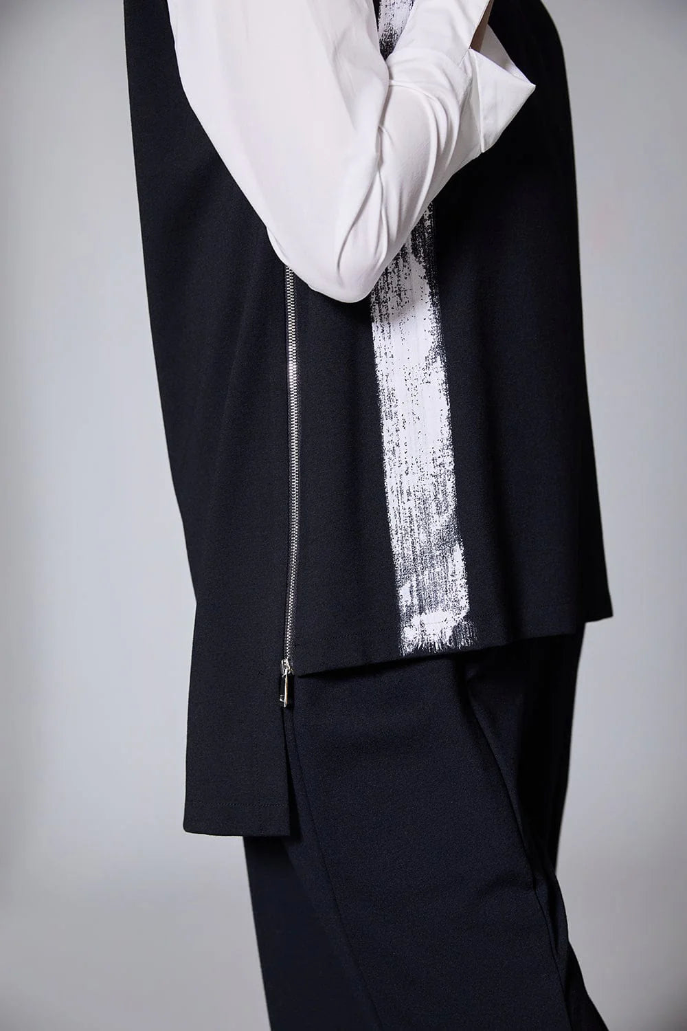 Peruzzi Brush Stroke Tabard Top In Black