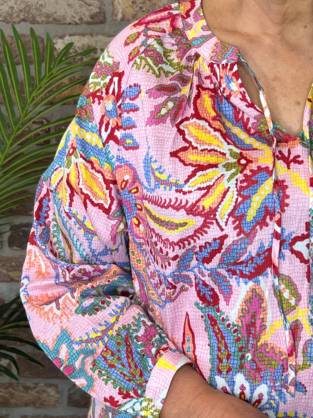 Milano Italy Raglan sleeve blouse In rose multi