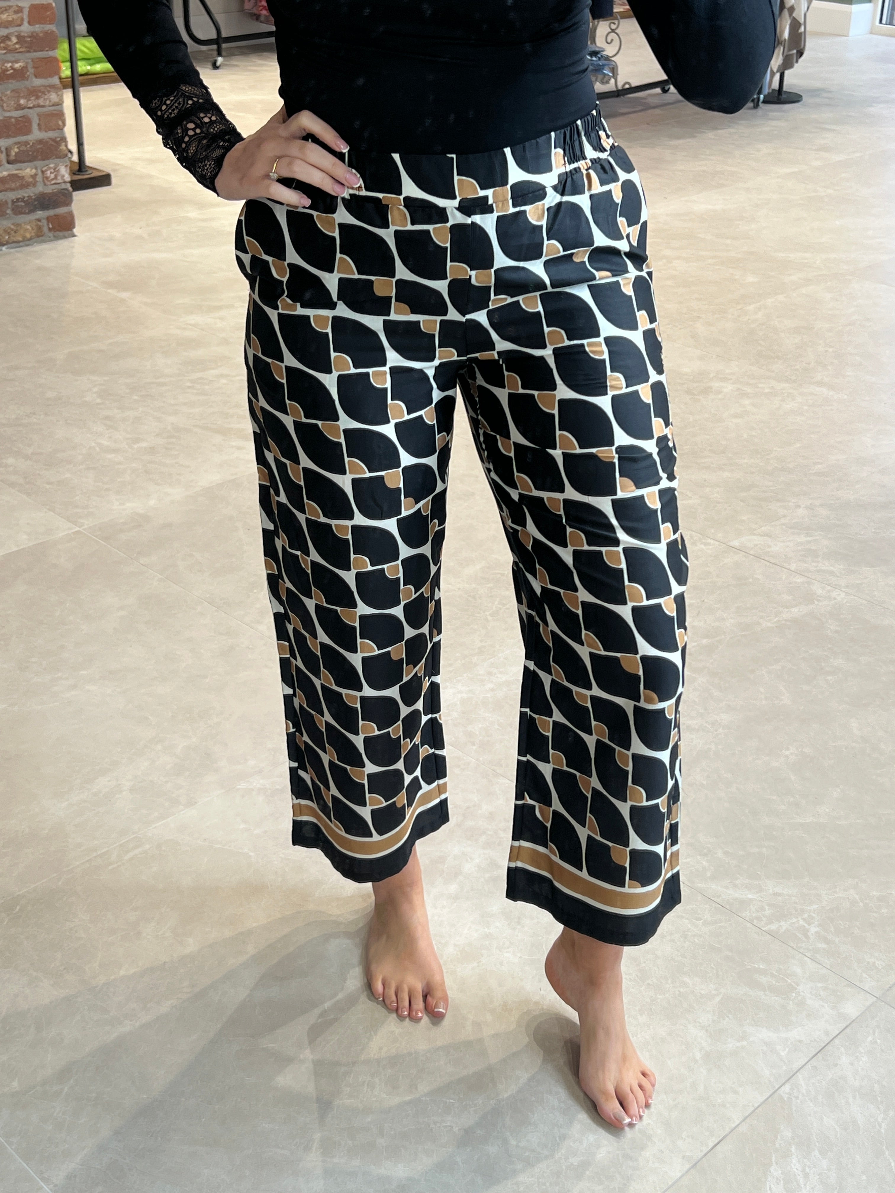 Milano Pull on Trousers In black & tan