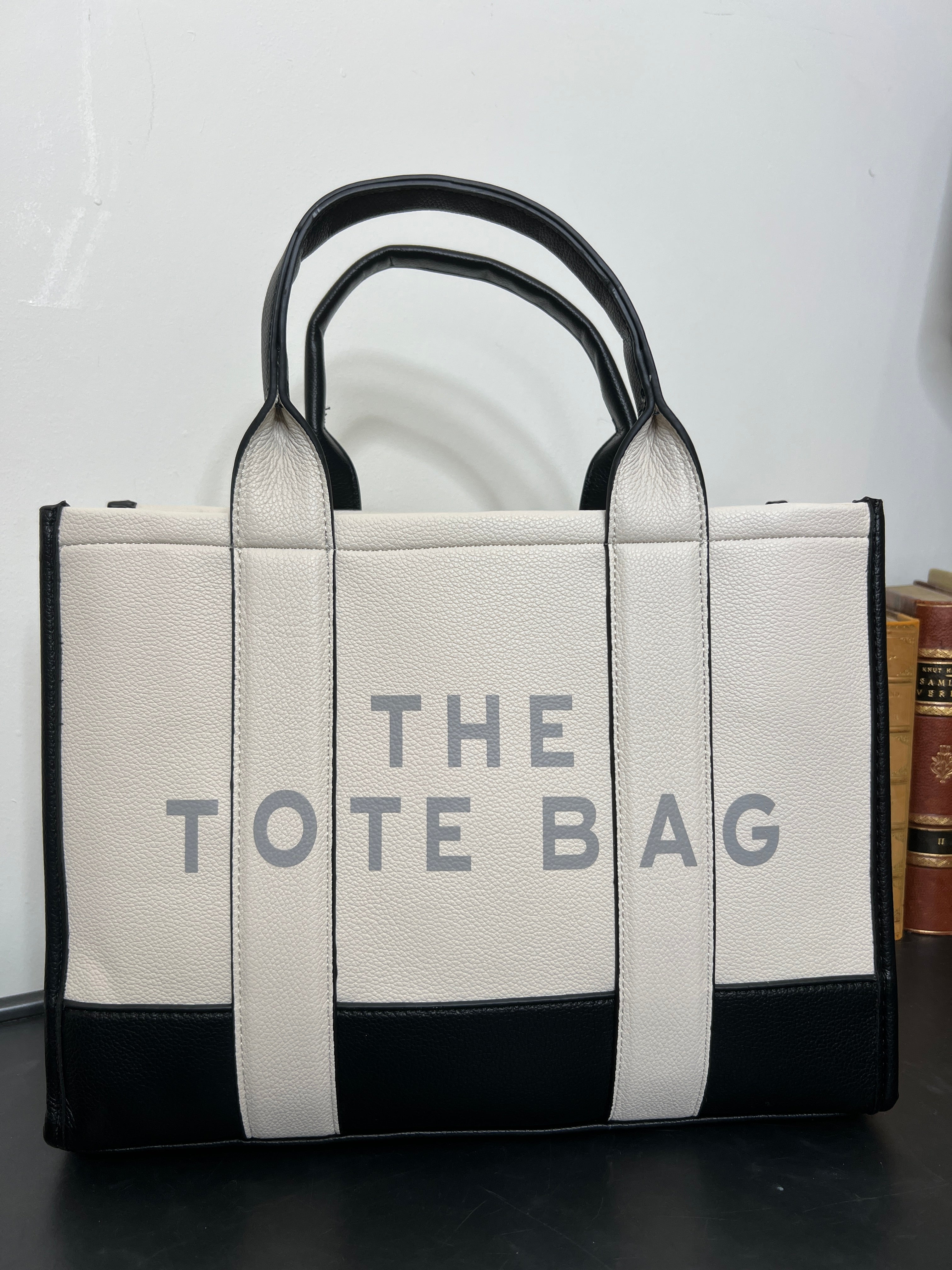 Taylor ‘The Tote Bag’ in cream & black