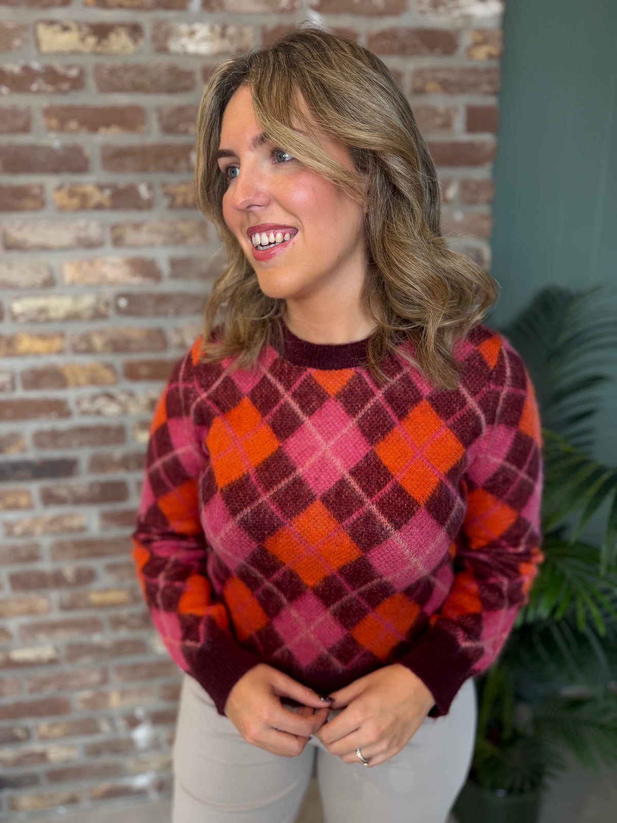 Argyle pattern pullover in dark red