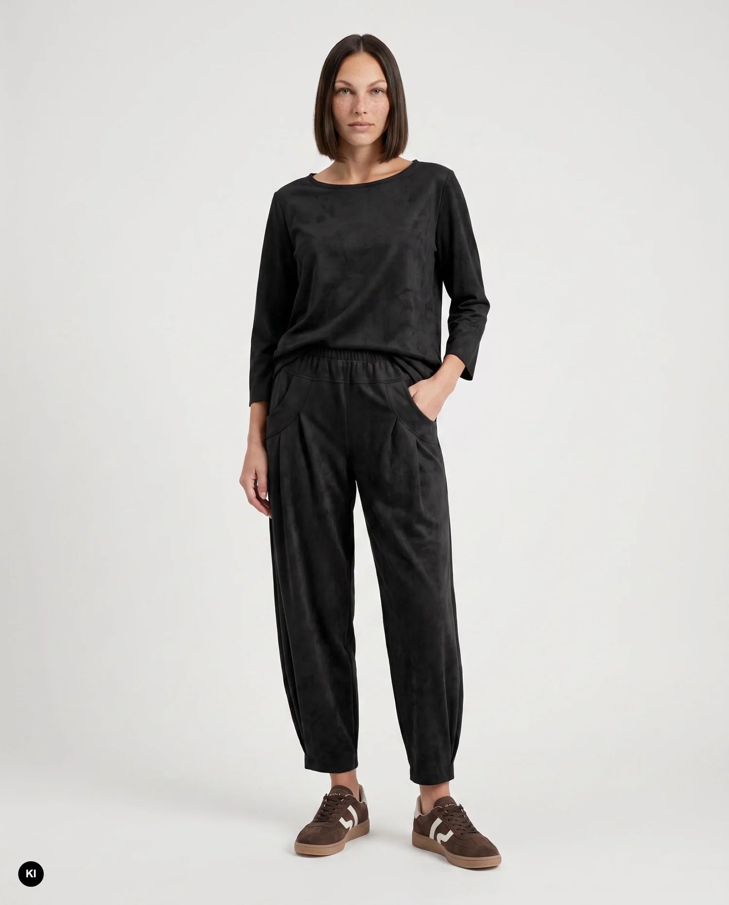 Rachell suede leather trousers in black