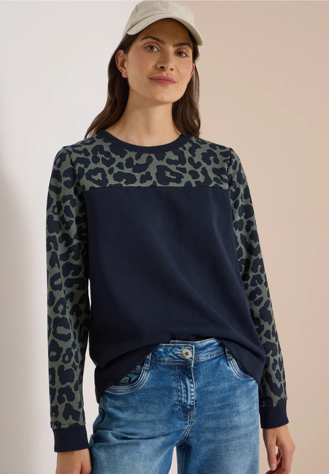 Colour block sweatshirt In dried olive green