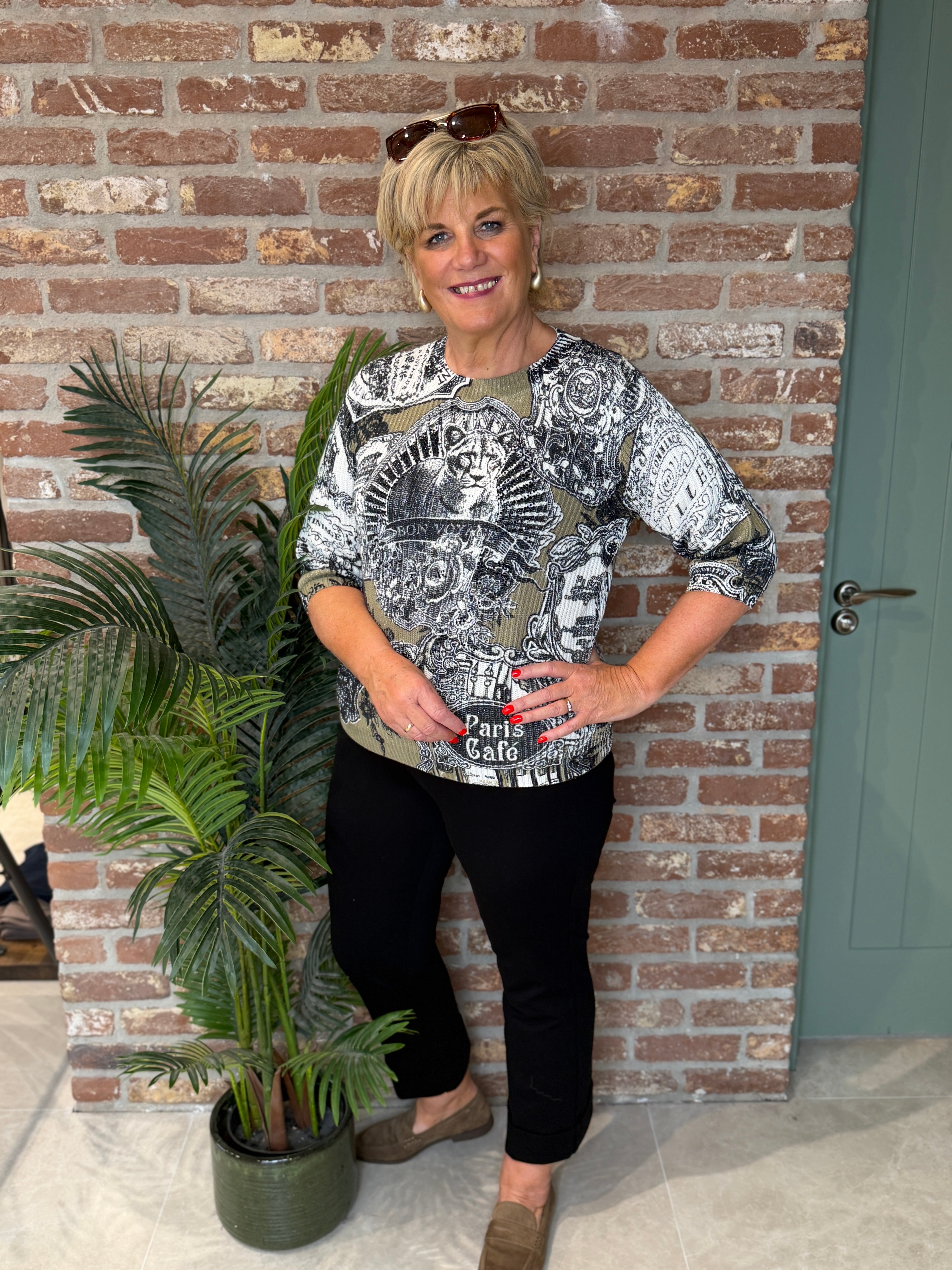 Embellished print pullover in white & green